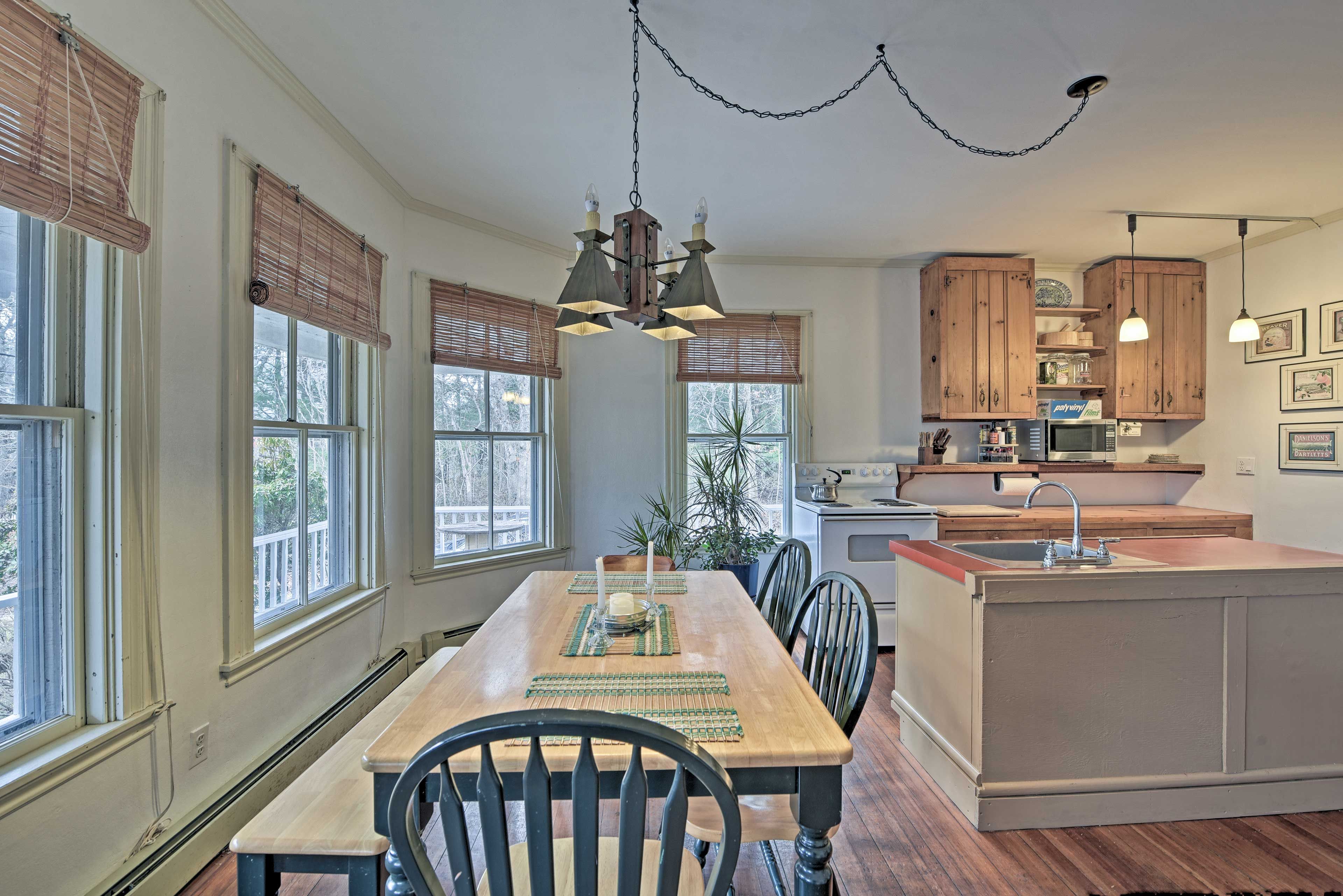 Vineyard Haven Vacation Rental | 3BR | 1BA | Steps Required