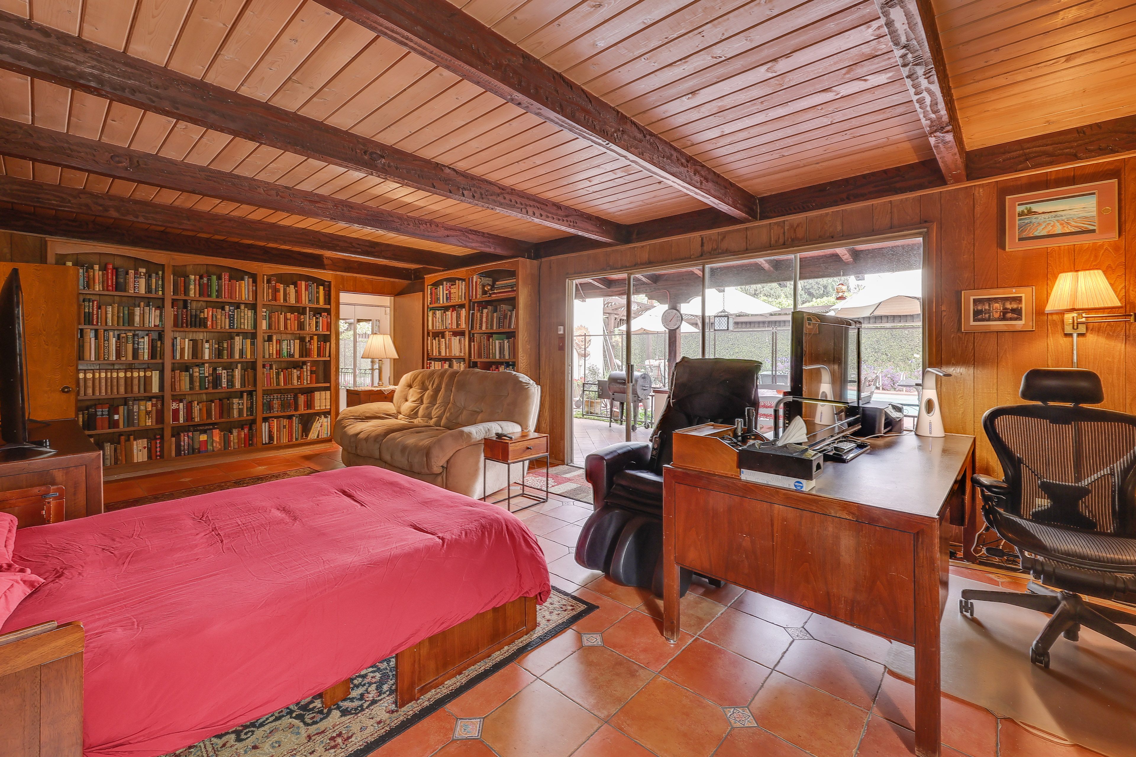 Bedroom 3 | Library | Queen Bed | Desk Area