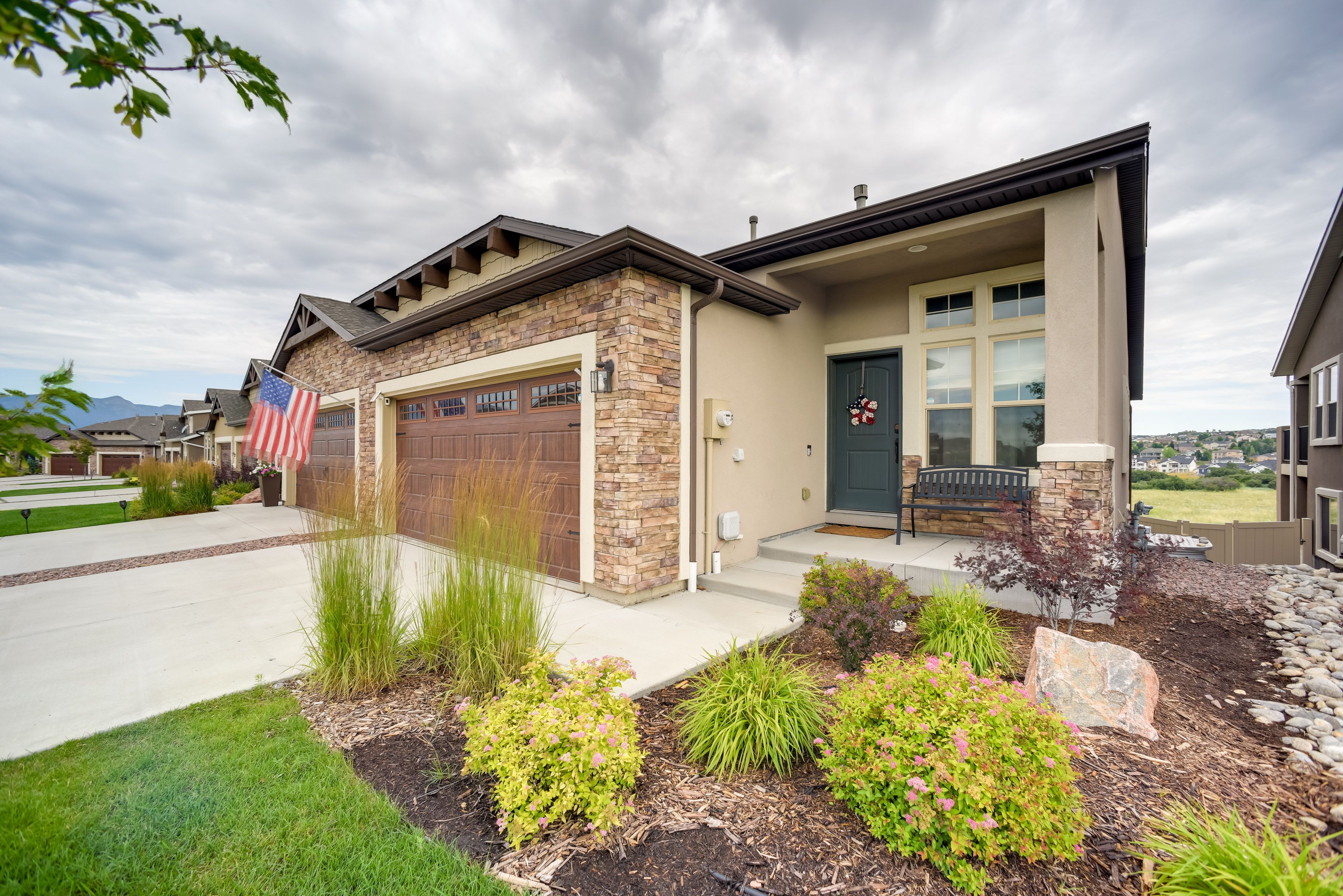 Exterior | Parking | Garage (1 Vehicle) | Driveway (2 Vehicles)