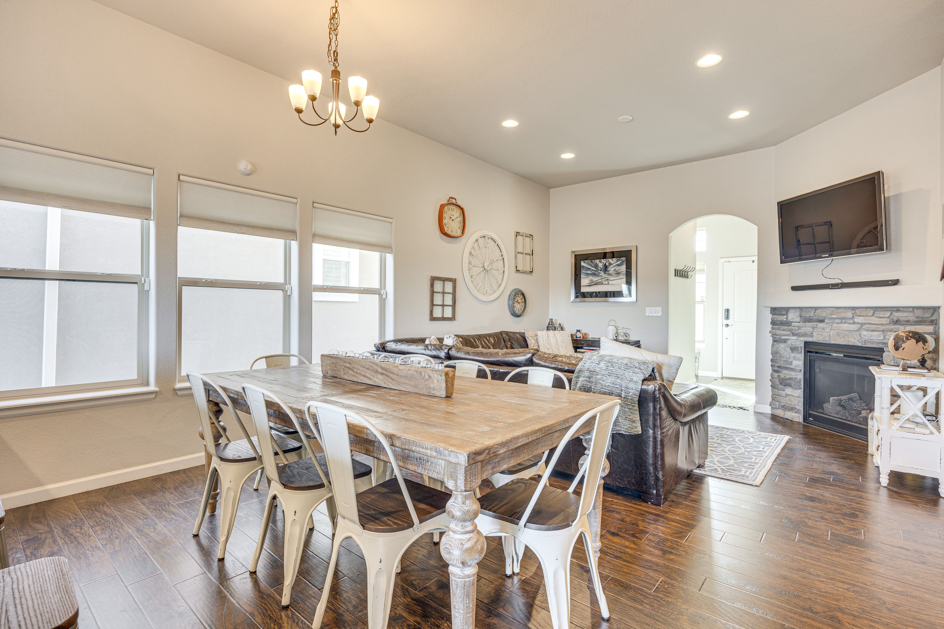 Dining Area | Main Level | Dishware & Flatware