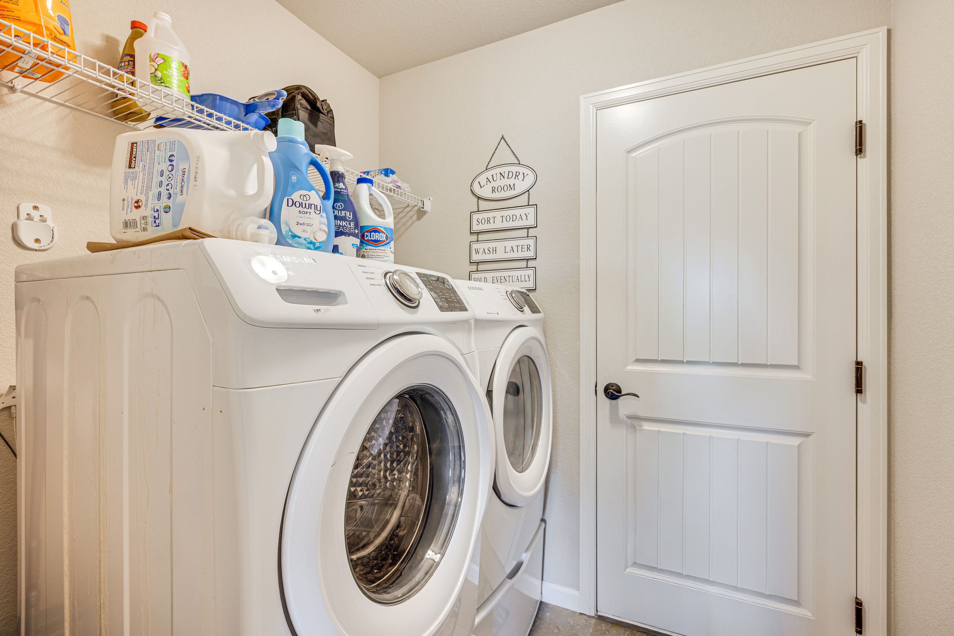 Laundry Room | Washer & Dryer