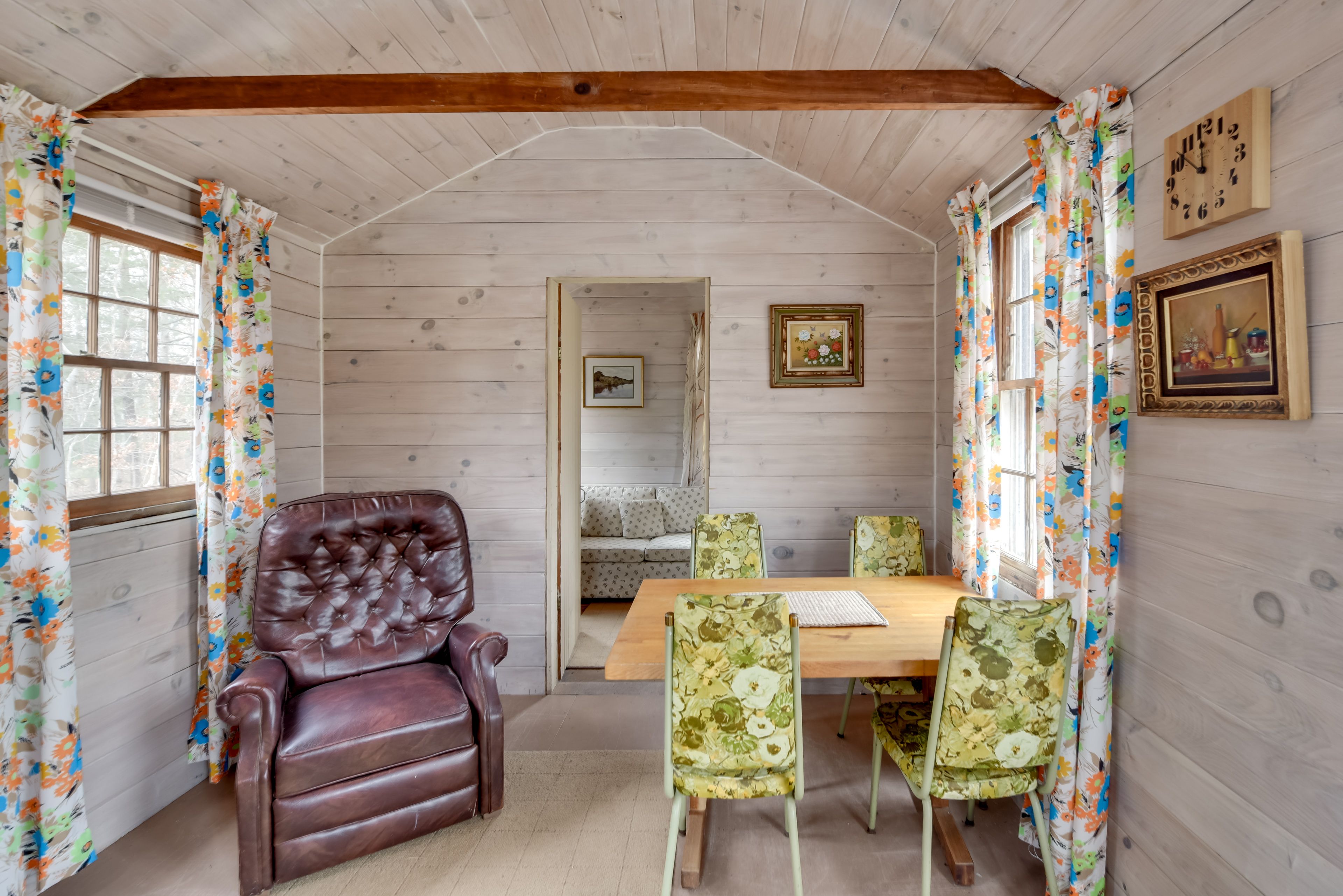 Dining Area | Free WiFi