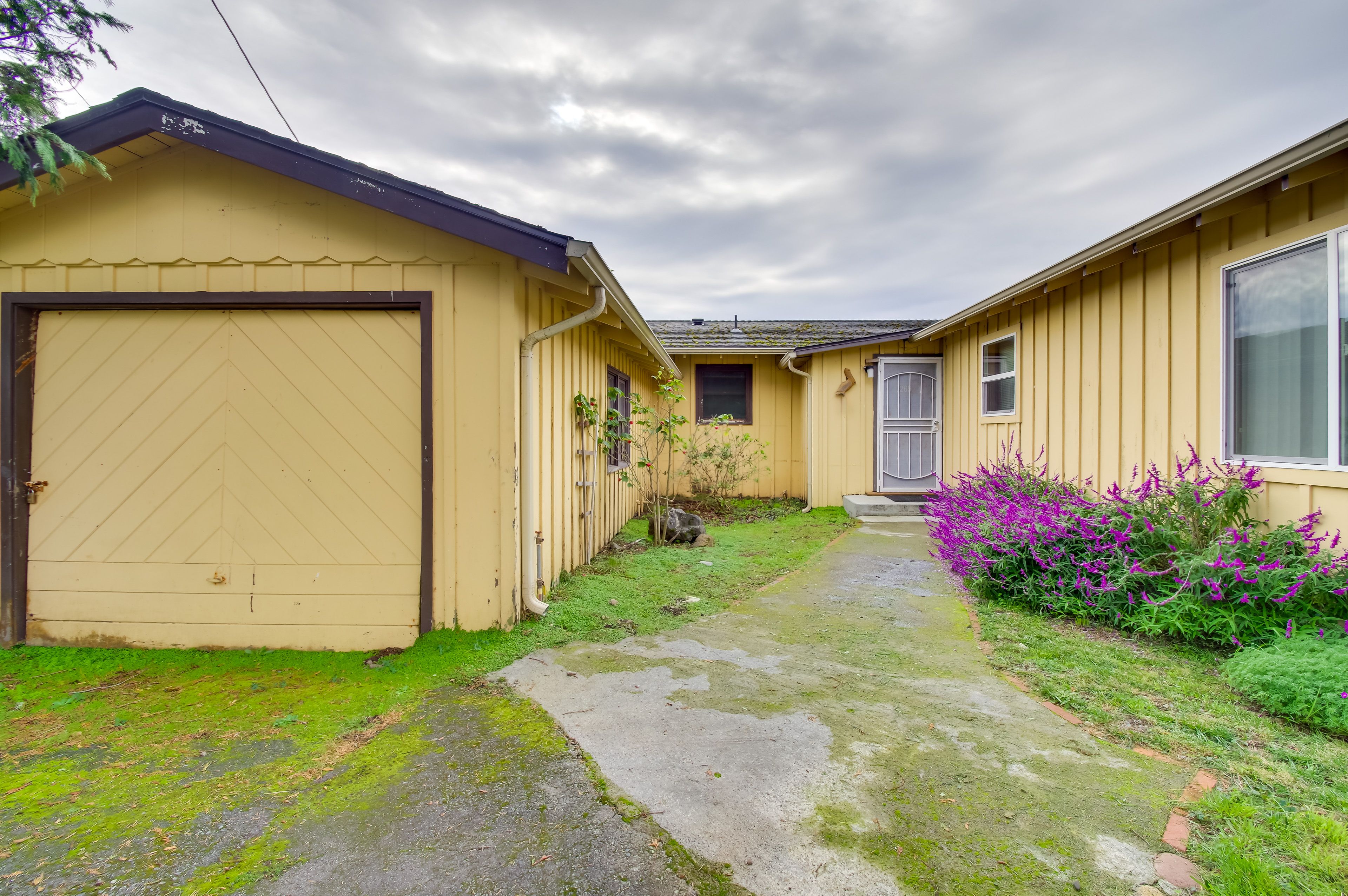 Exterior | Driveway Parking (2 Vehicles)