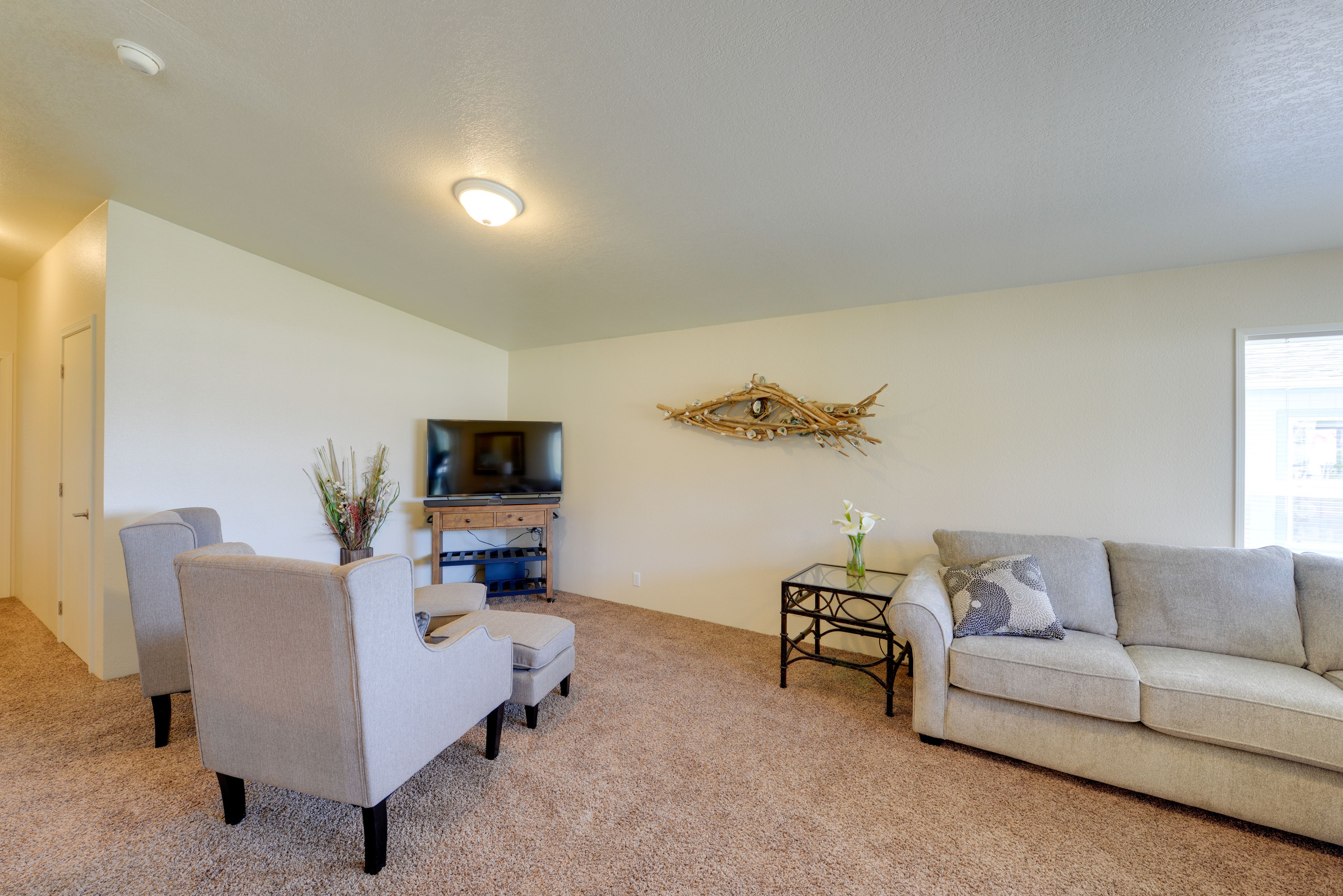 Living Room | Cable TV | Free WiFi