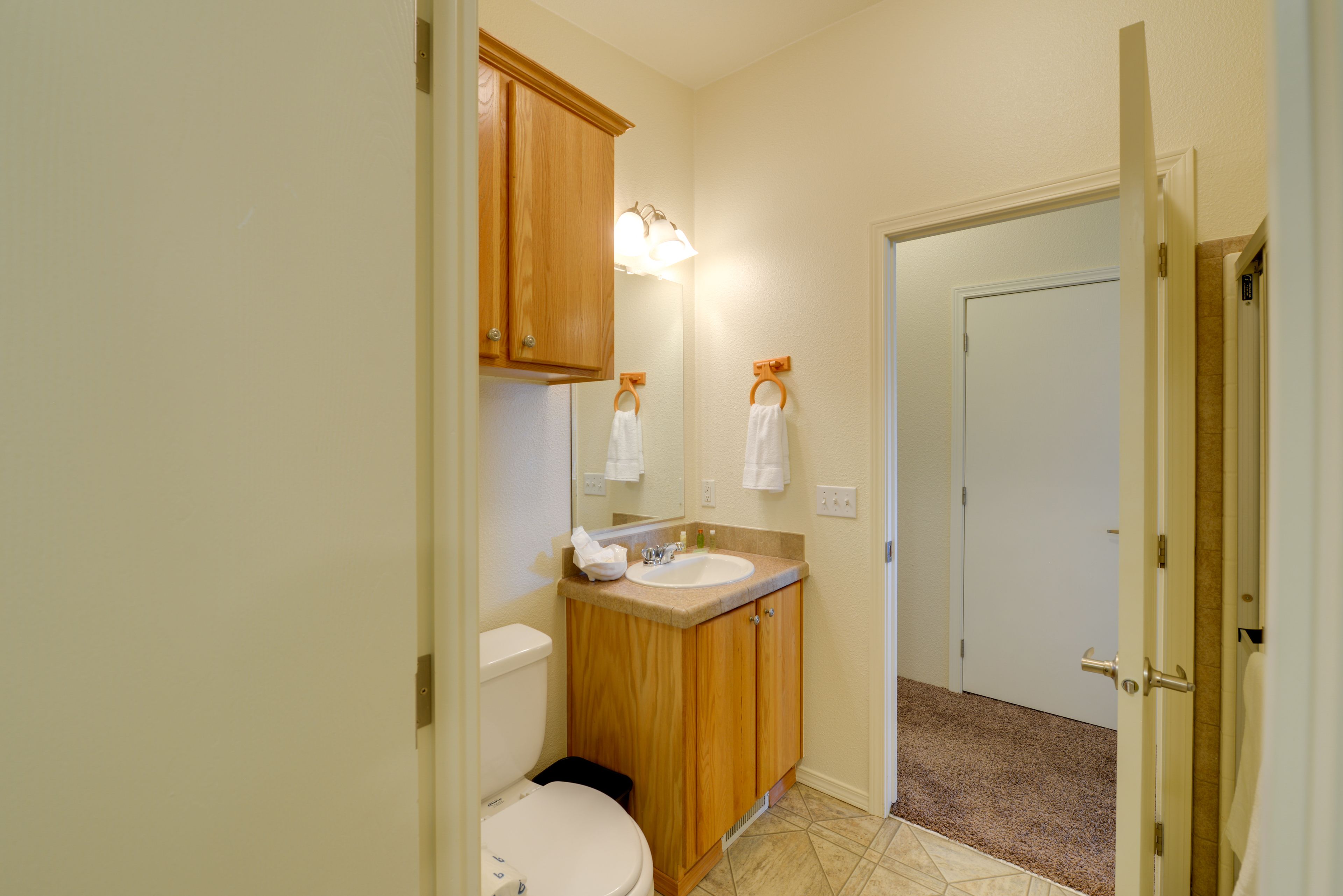 Full Bathroom