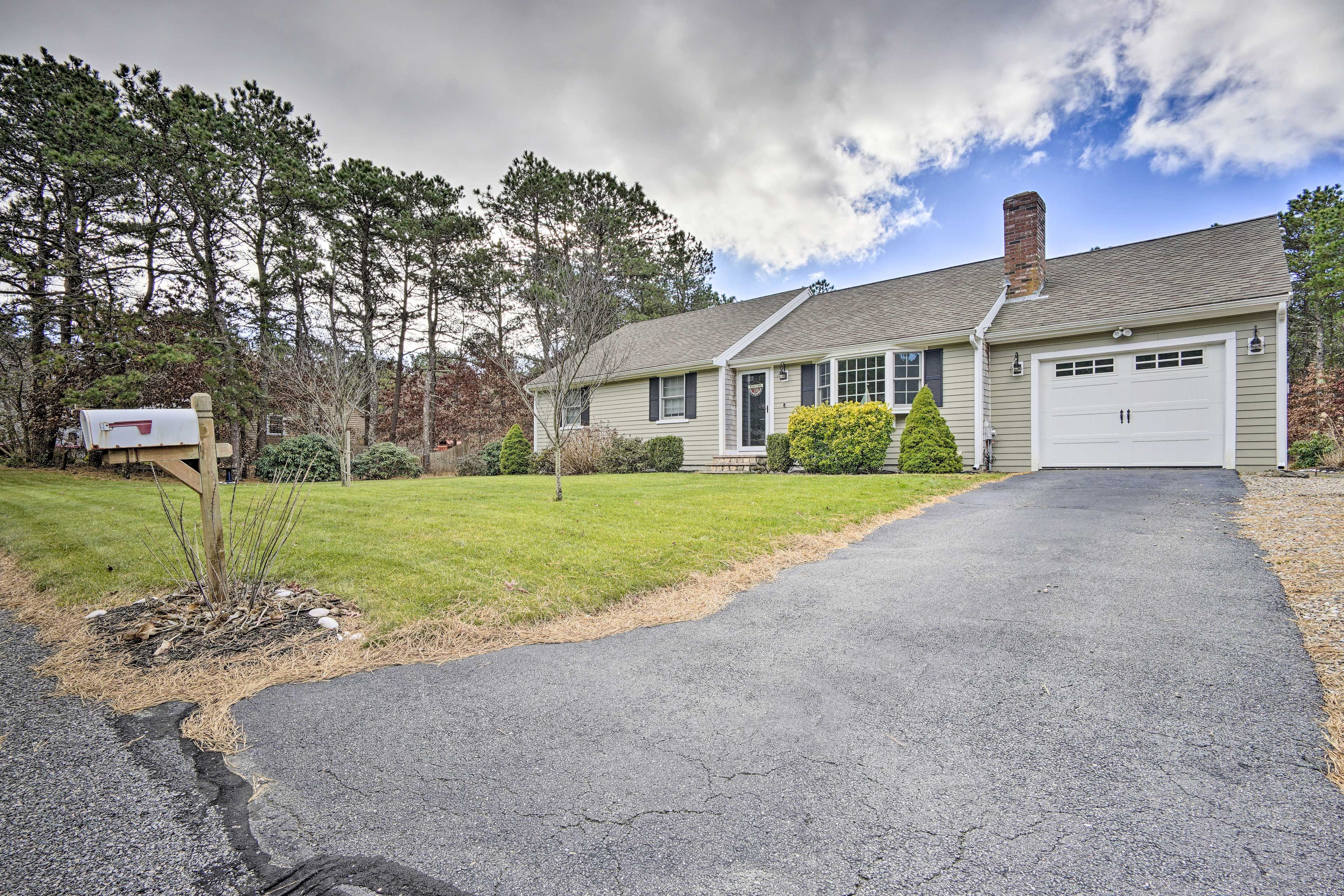 Up to 4 cars can be parked in the driveway.