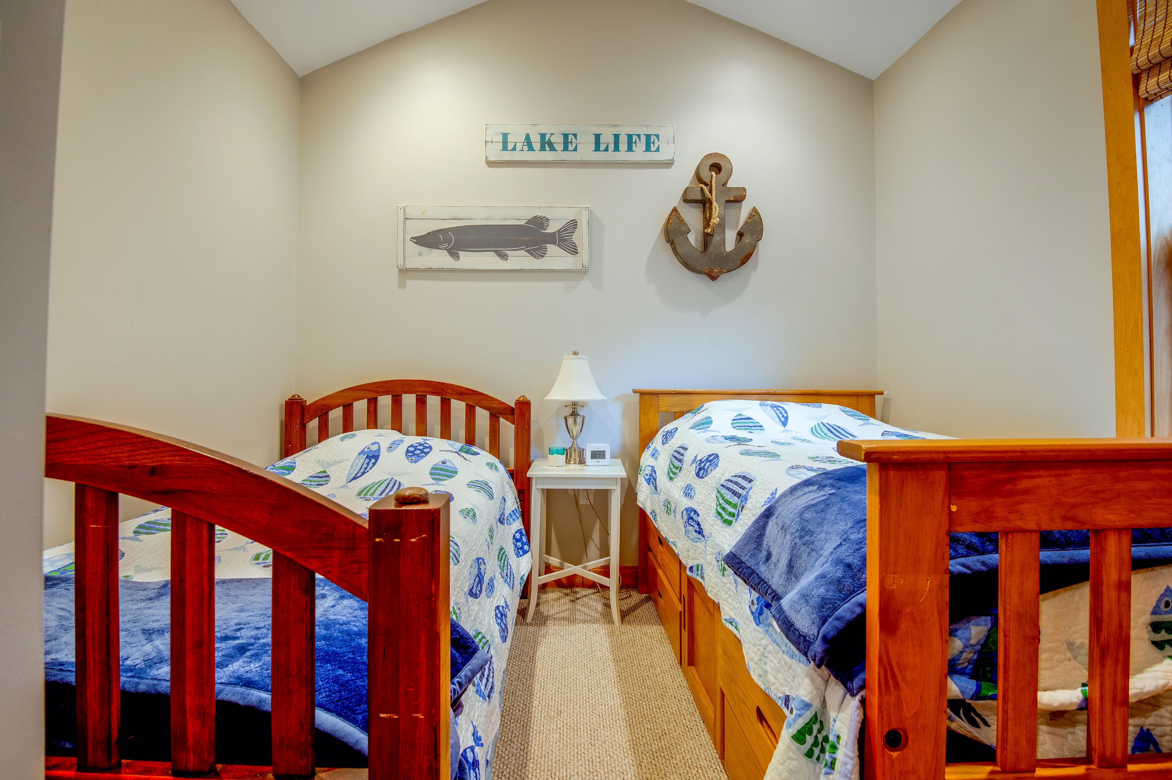 Bedroom 2 | 2 Twin Beds | 2nd Floor
