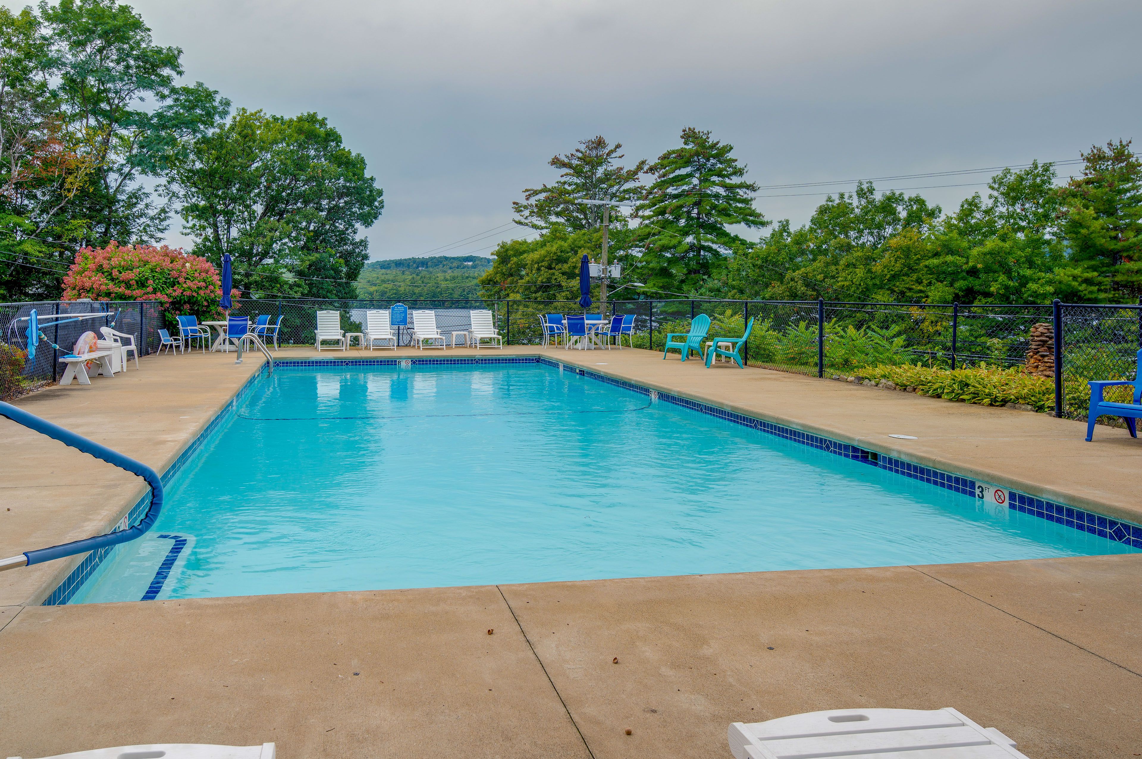 Community Amenities | Outdoor Pool