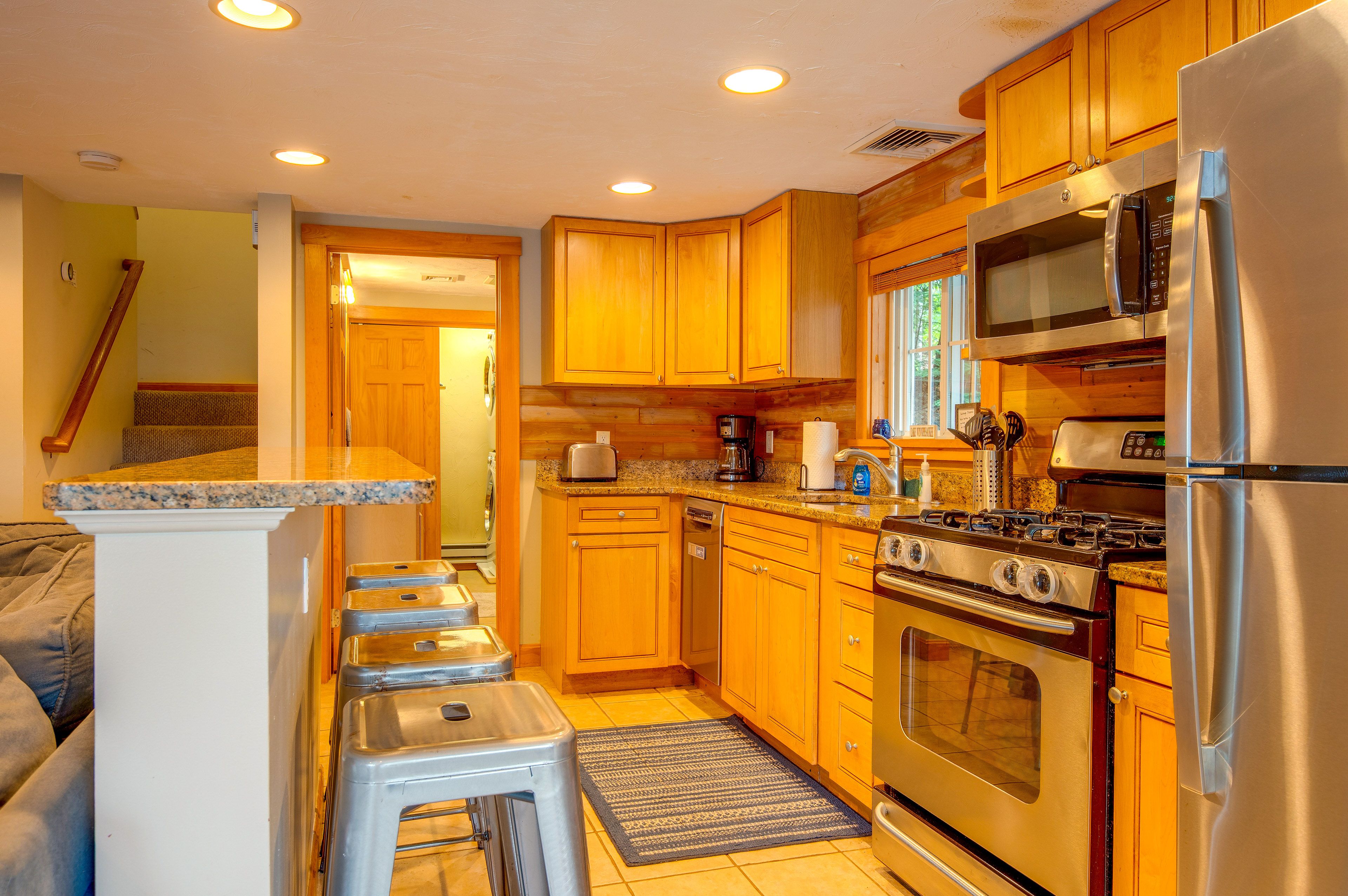 Kitchen | Cooking Basics | Coffee Maker | Paper Towels/Trash Bags Provided