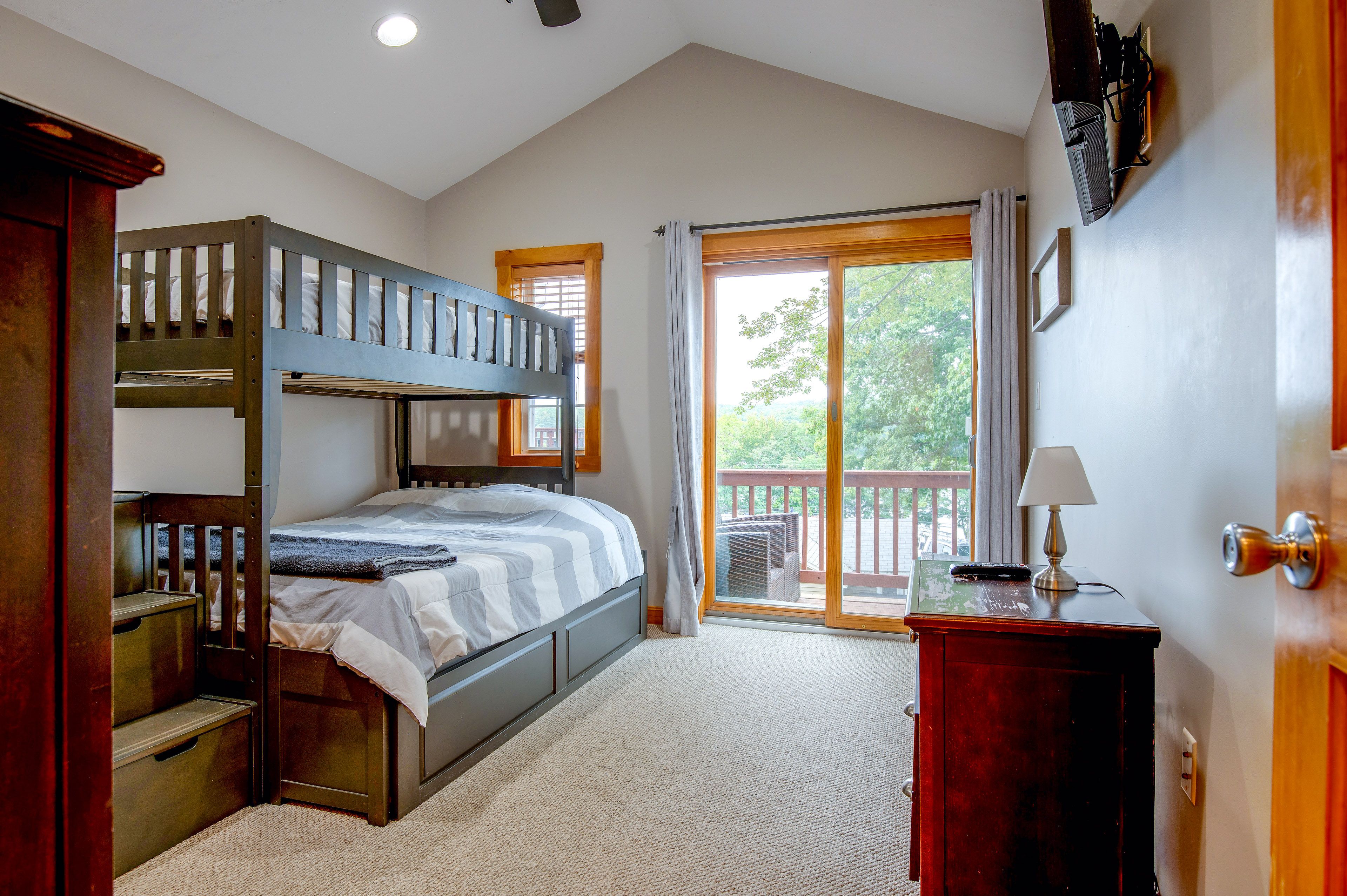 Bedroom 3 | Twin/Full Bunk Bed w/ Twin Trundle