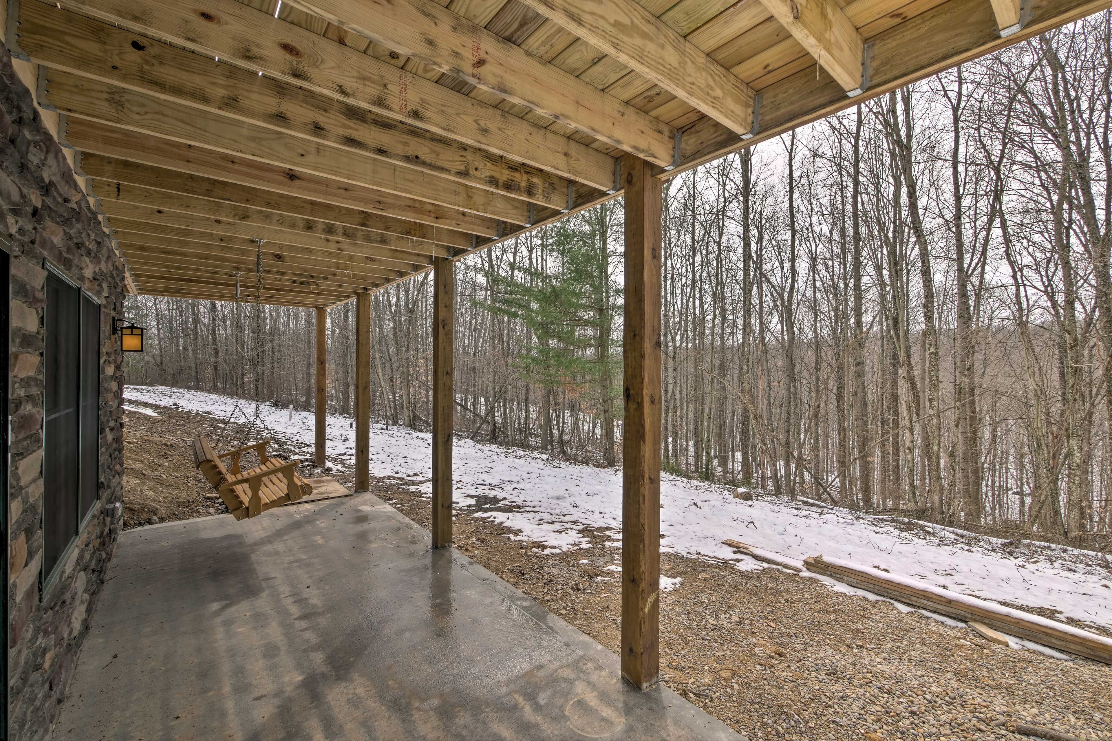 Patio | Porch Swing