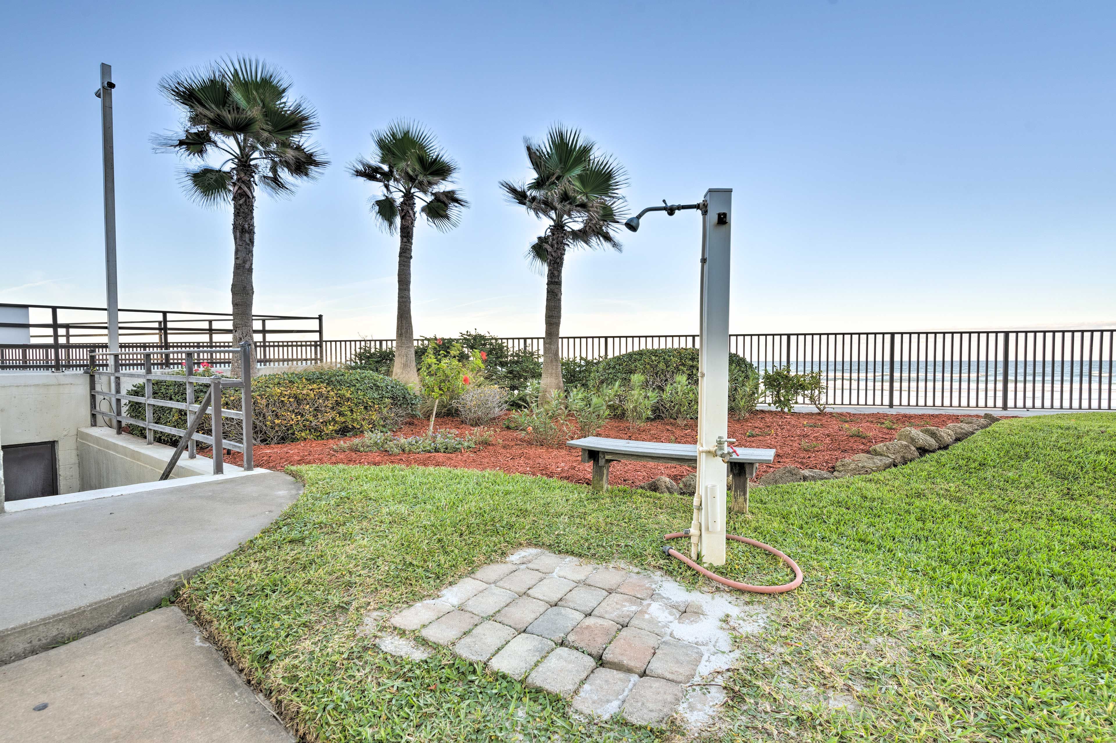 Community Amenities | Outdoor Shower