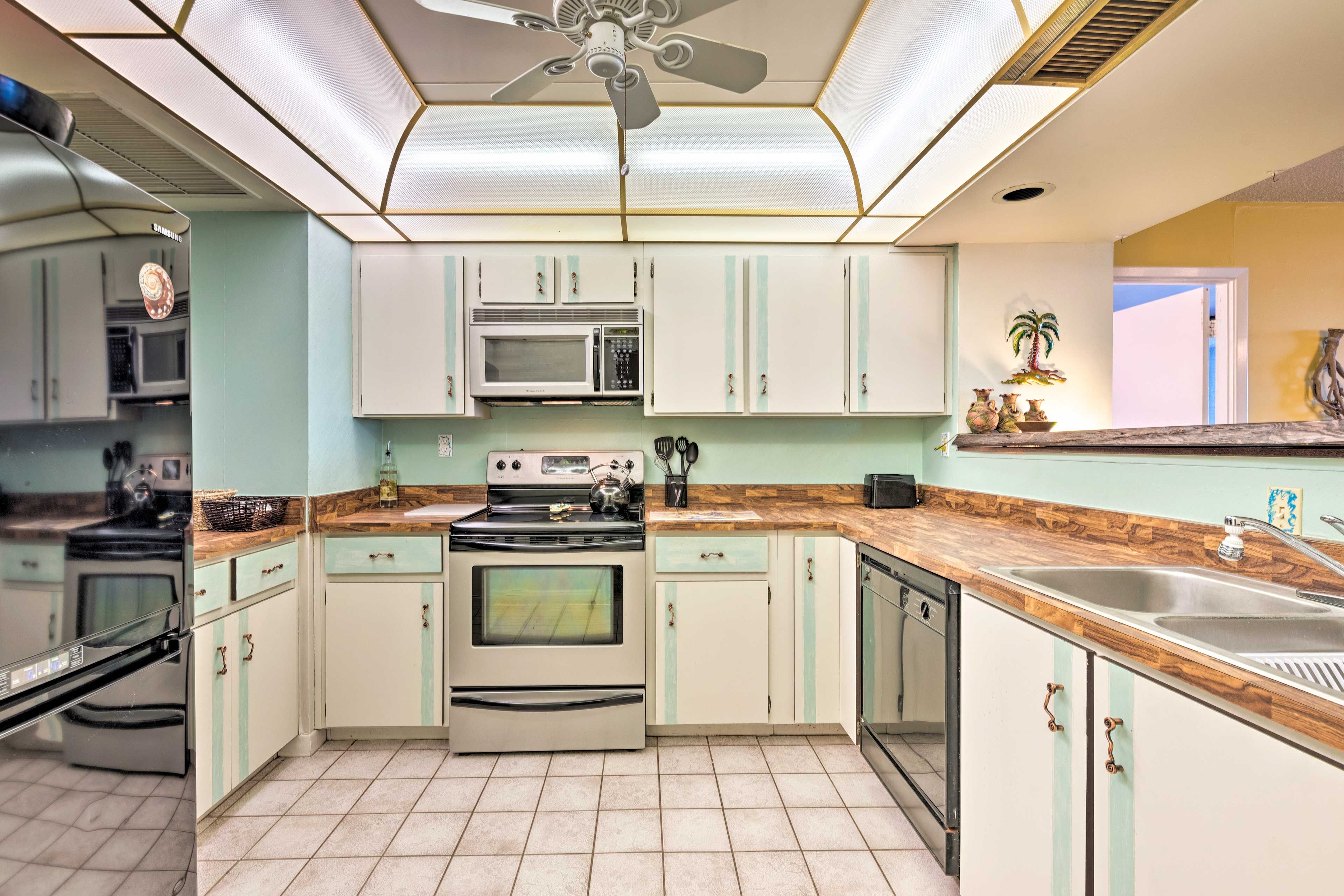 Kitchen | Cooking Basics | Coffee Maker | Paper Towels/Trash Bags Provided
