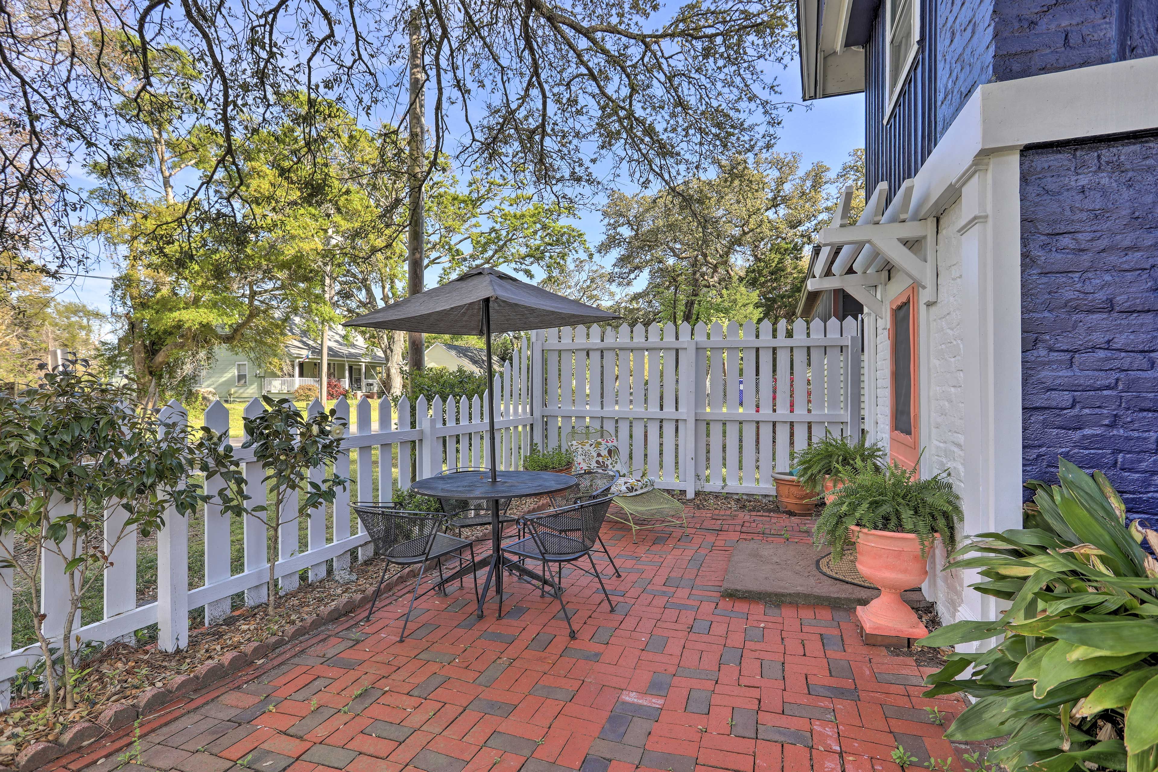 Patio | Outdoor Dining