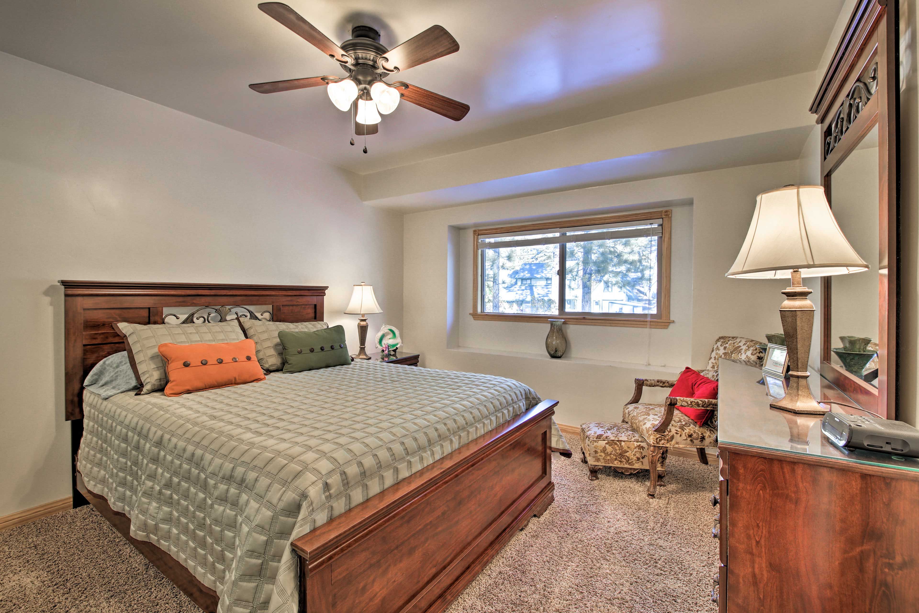 Bedroom 3 | Queen Bed