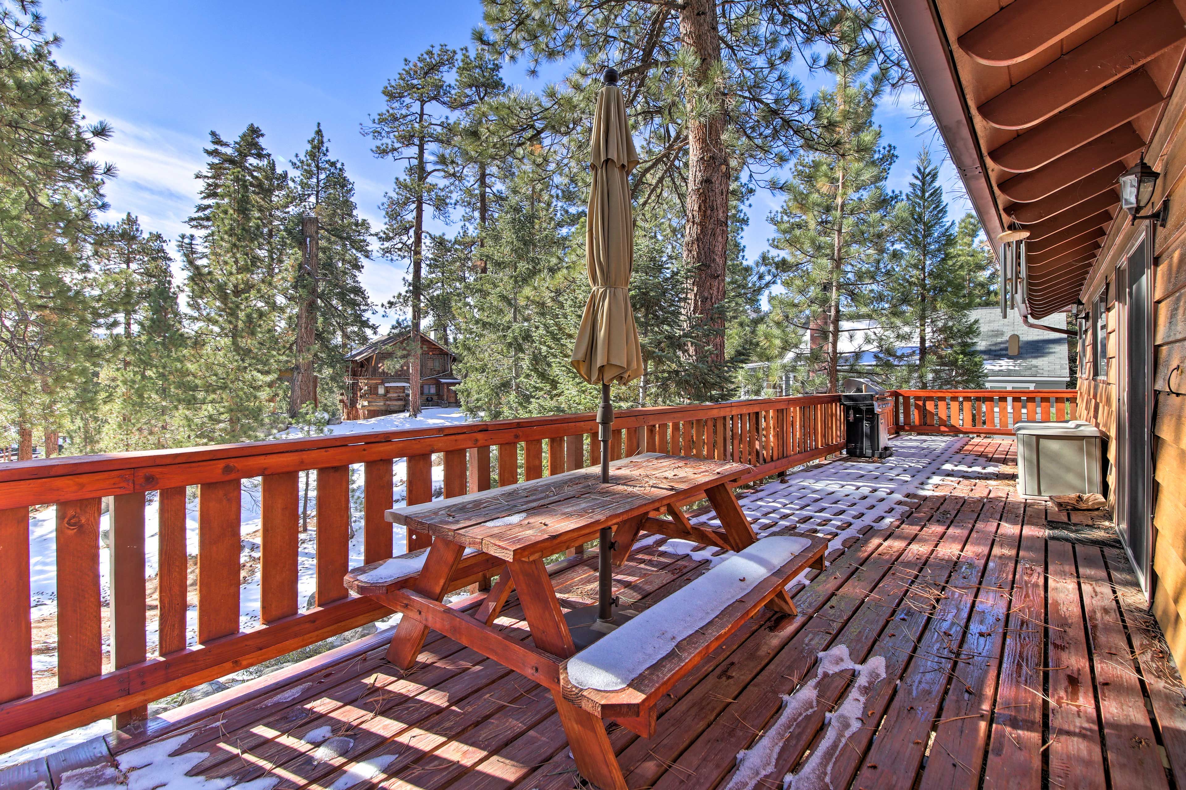 Wraparound Deck | Outdoor Dining