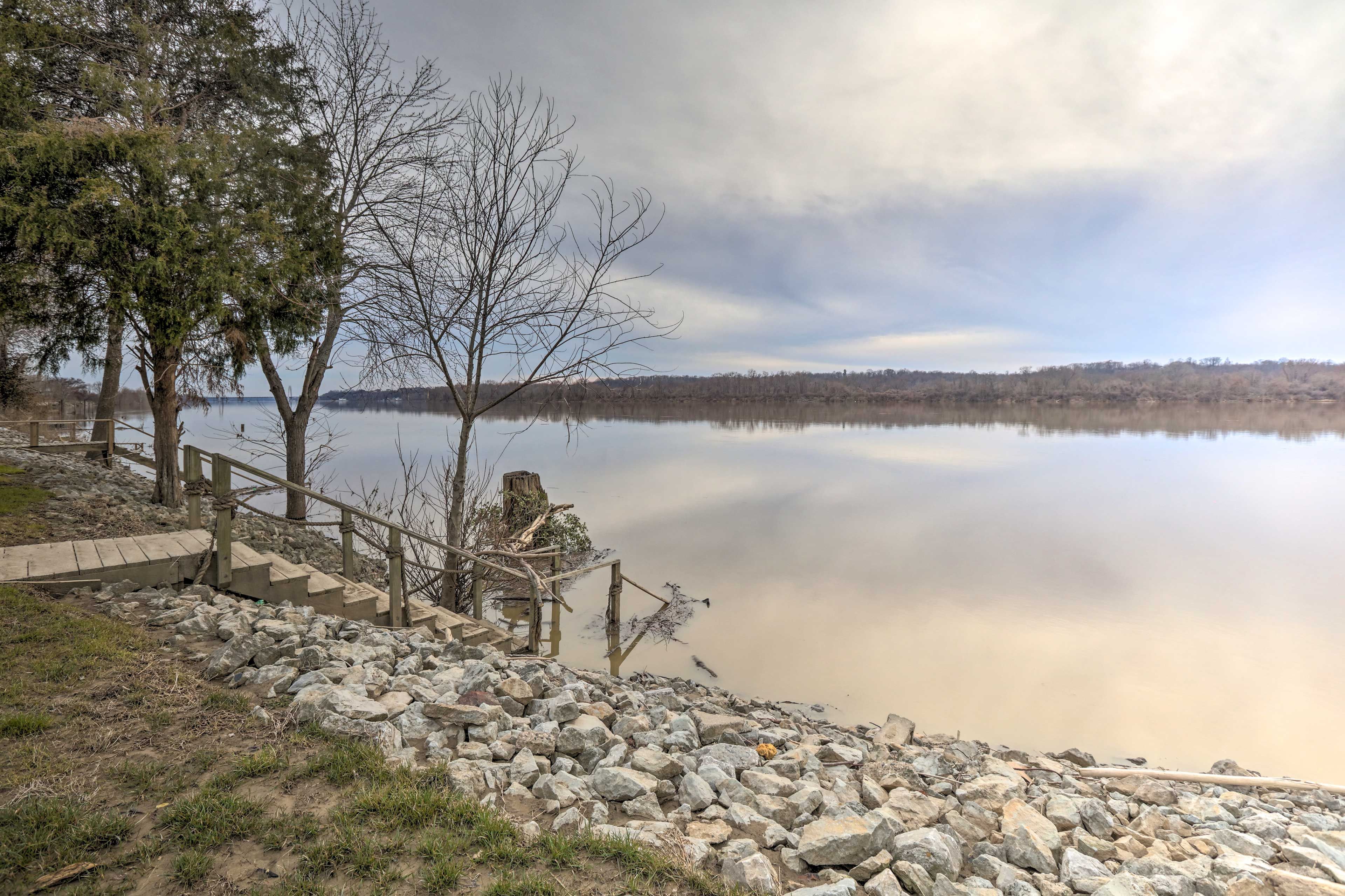 Exterior | Ohio River Access | Spacious Yard
