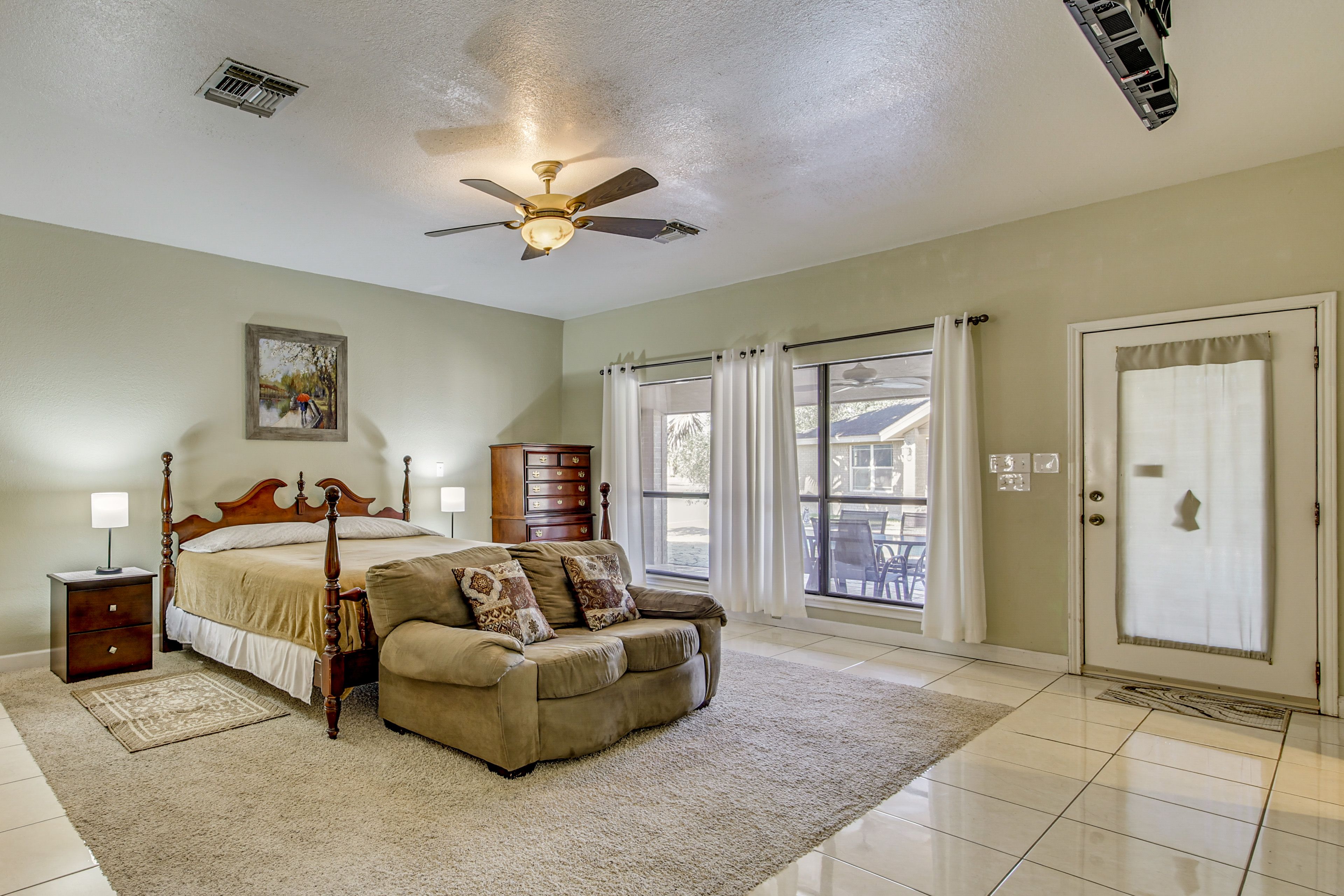 Bedroom 1 | King Bed | Linens Provided