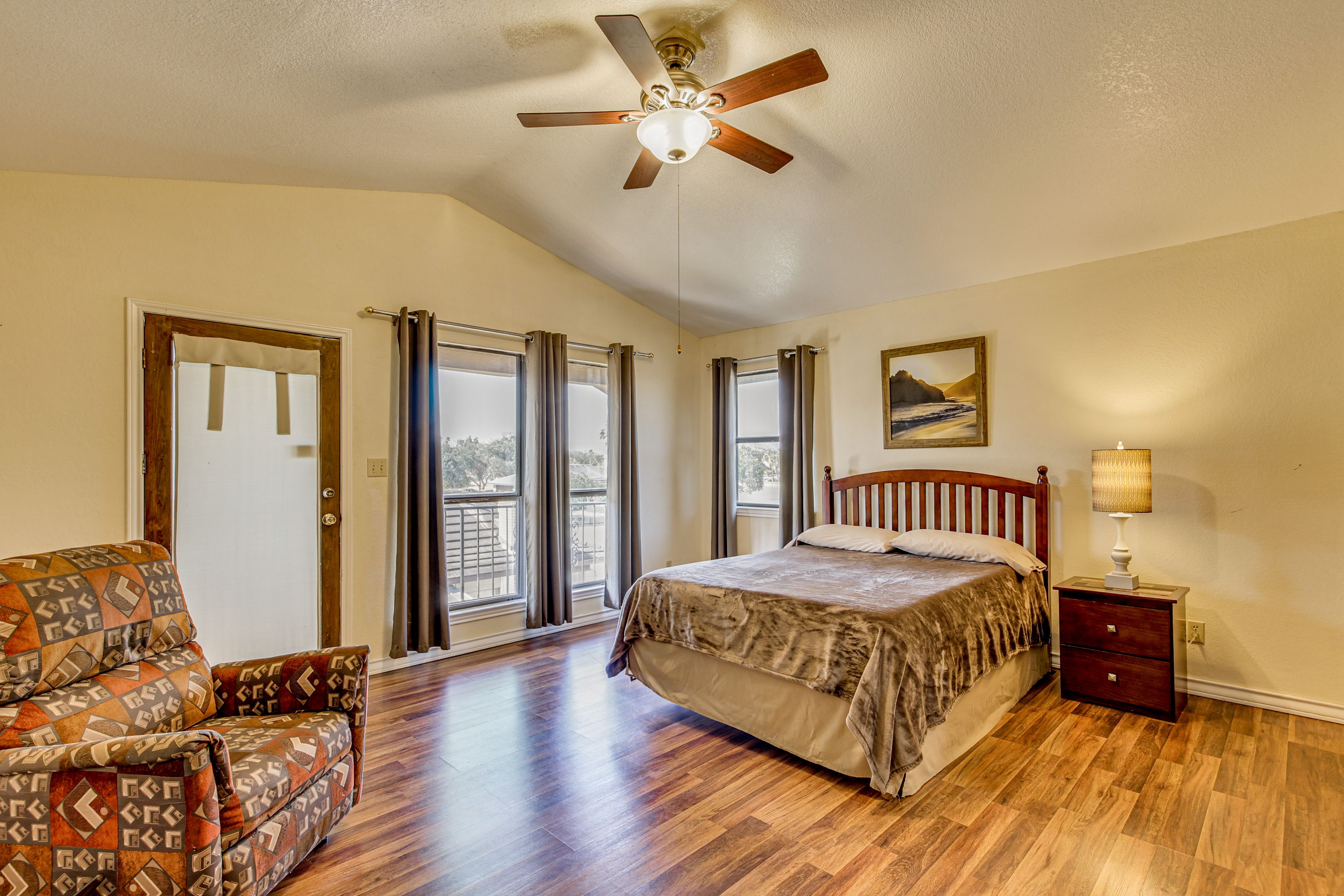 Bedroom 3 | Queen Bed