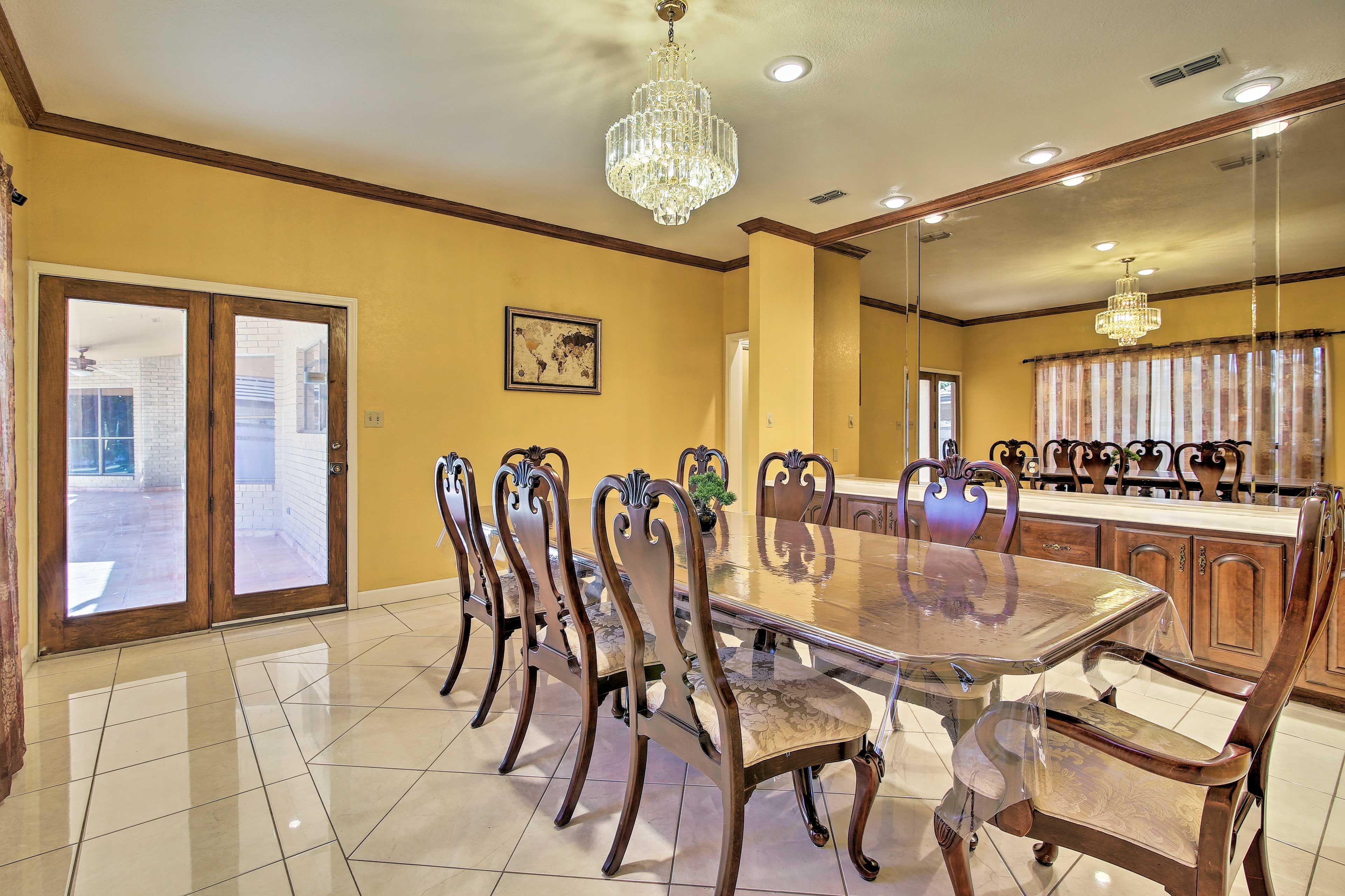 Dining Table | Dishware & Flatware Provided