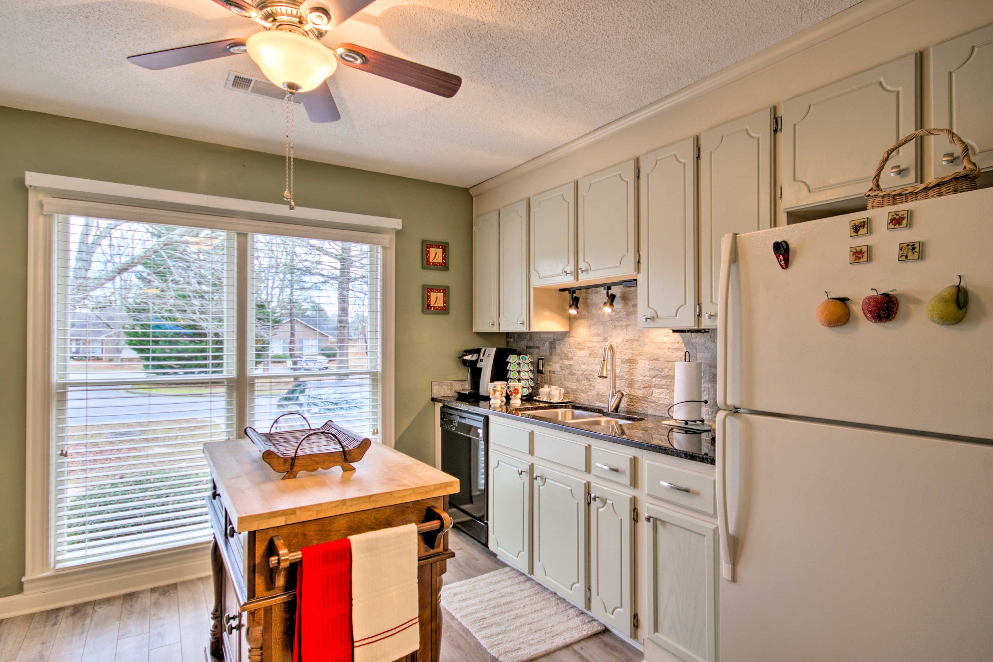 Prepare your favorite meals in the fully equipped kitchen.