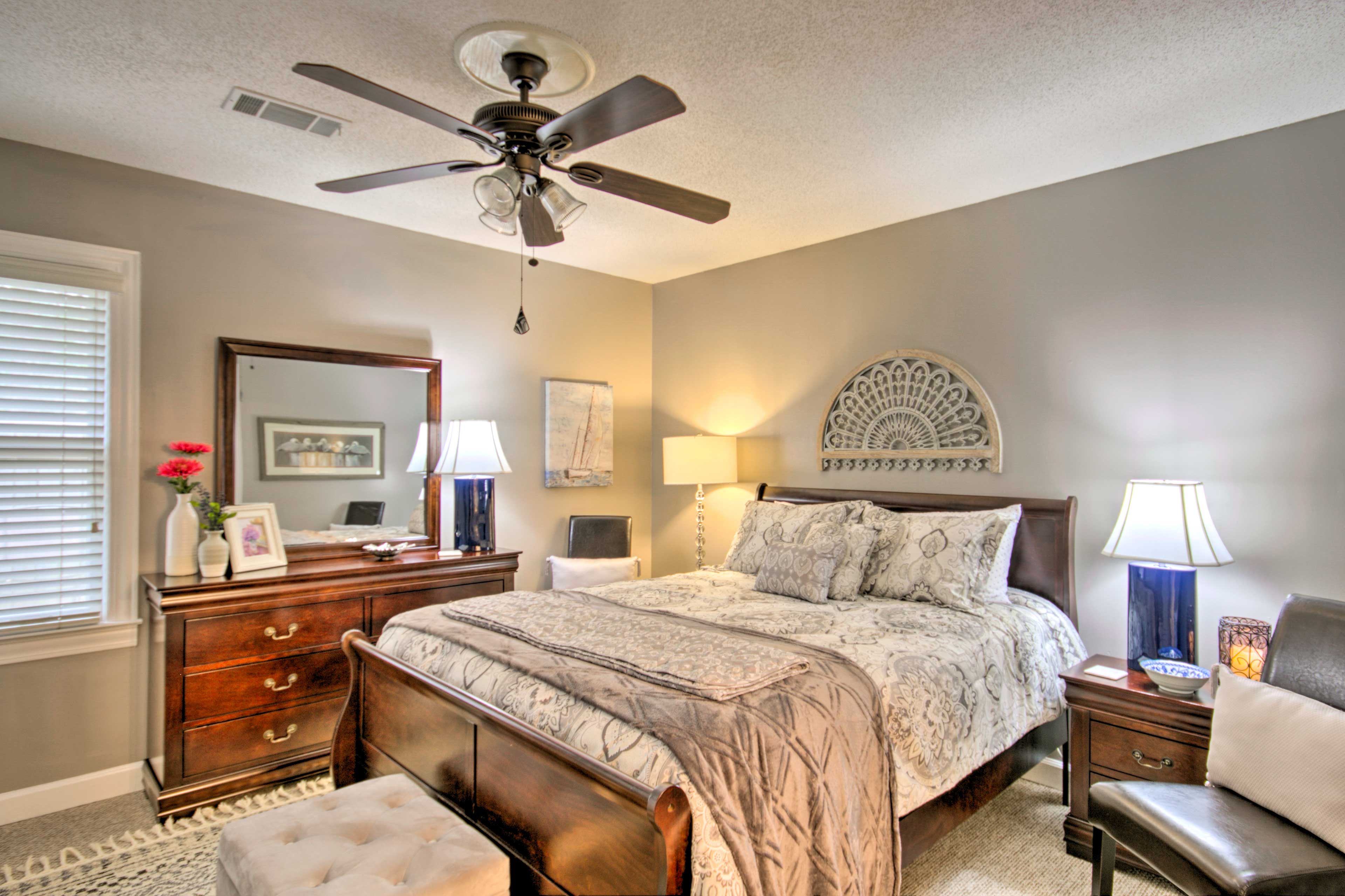 This bedroom also features a queen bed.