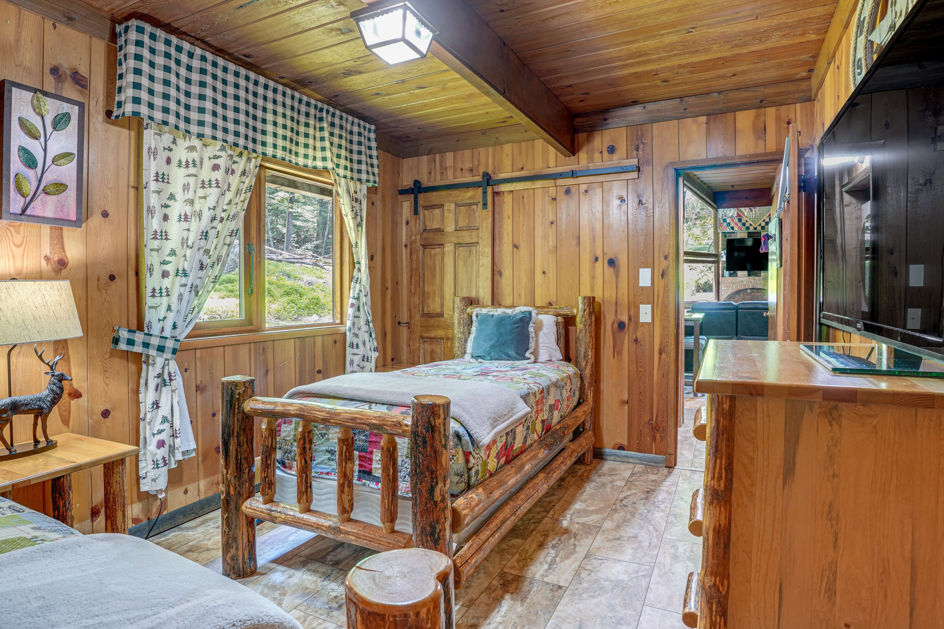 Bedroom 3 | 2 Twin Beds