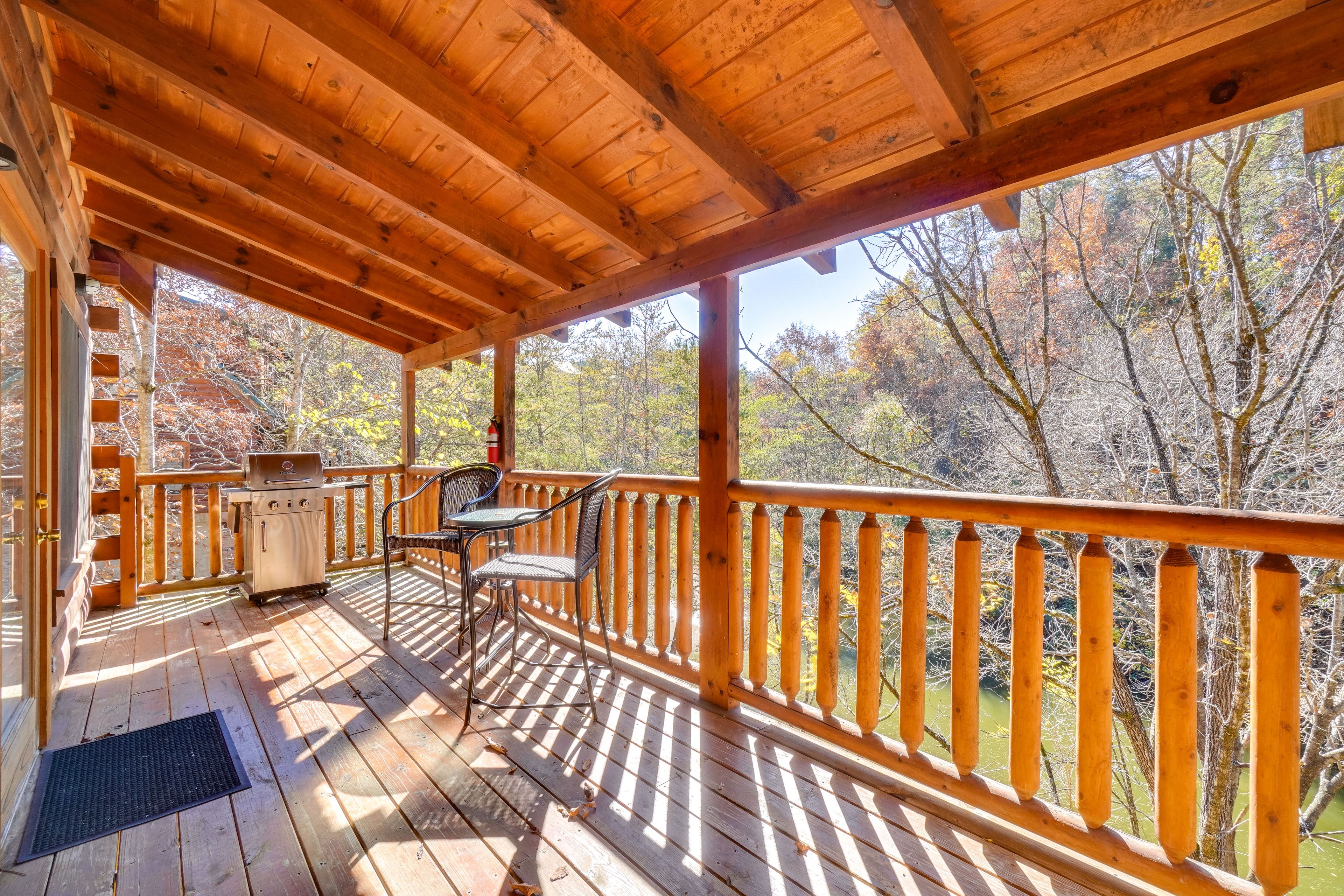Private Deck | Gas Grill