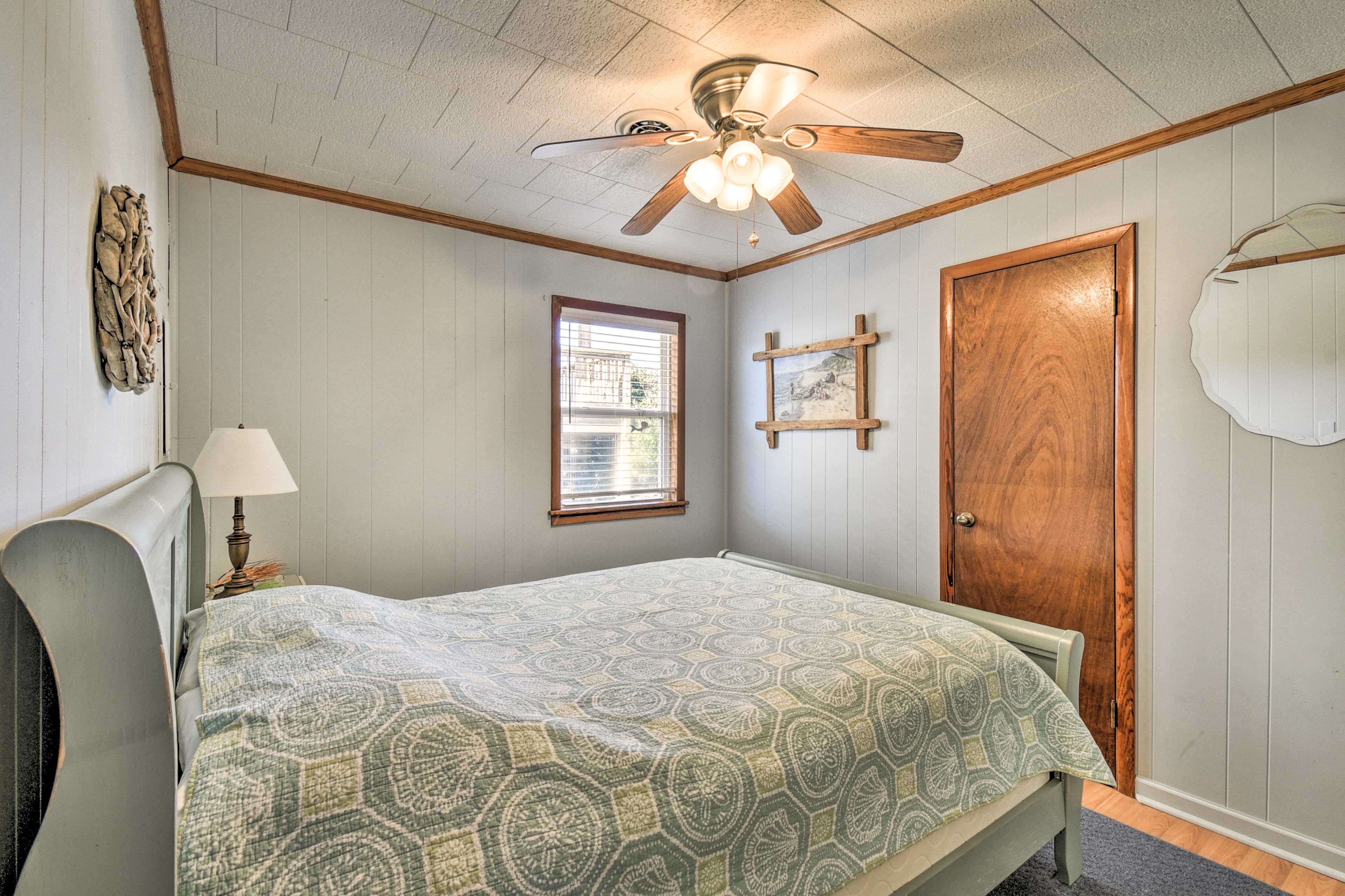 Bedroom 2 | Queen Bed