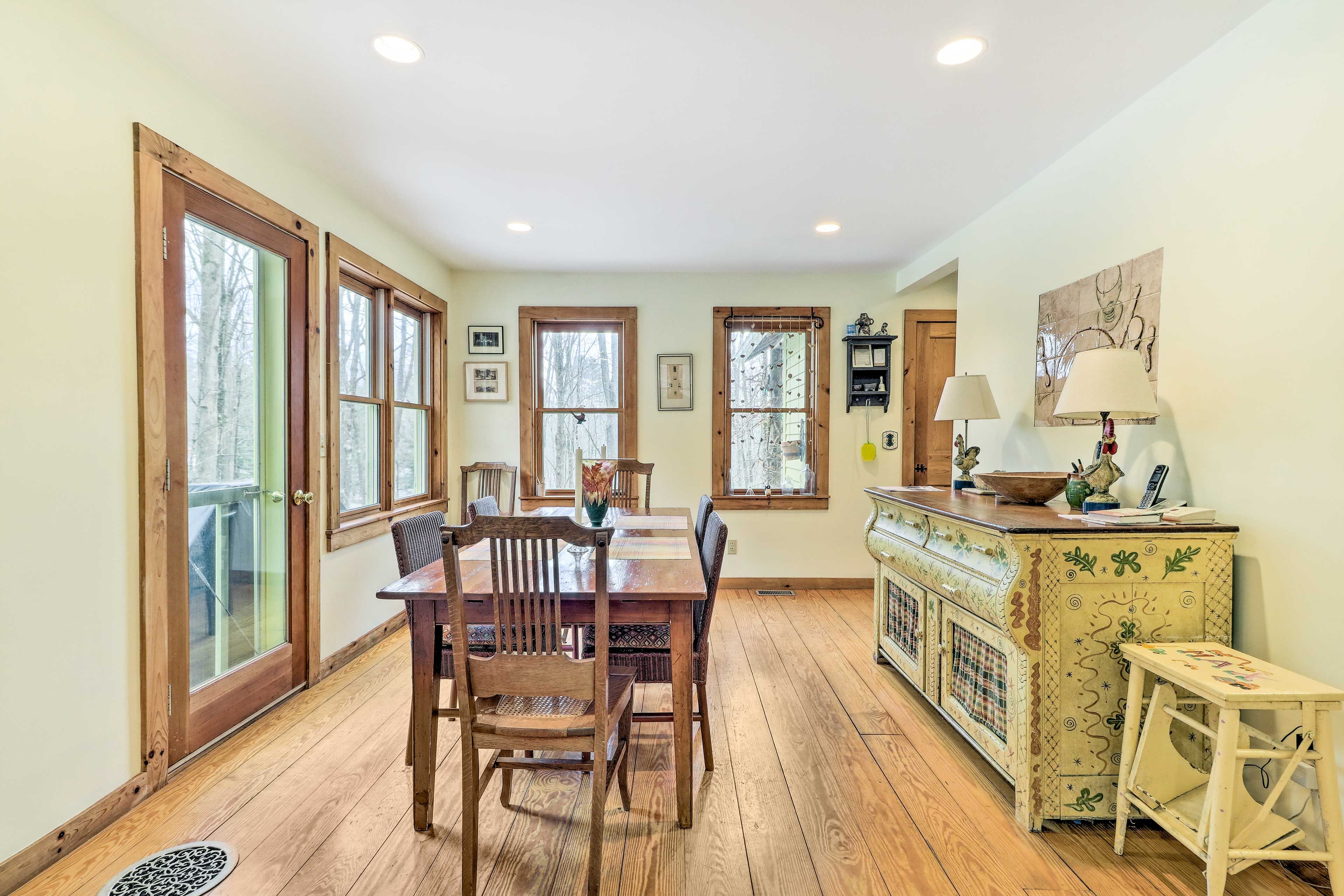 Dining Area | Dishware/Flatware Provided | 2-Story Home