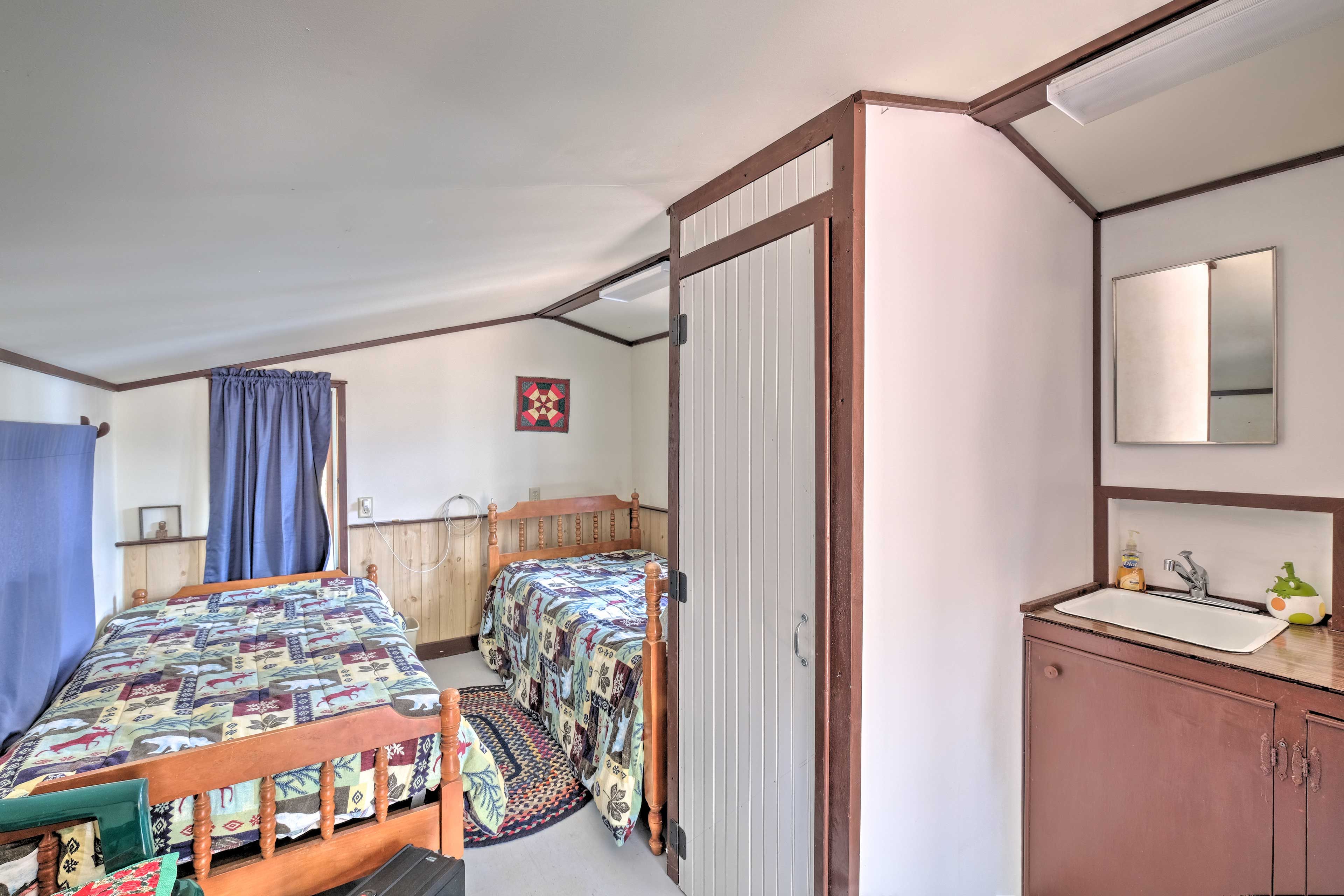 Bedroom 3 (Boathouse) | 2 Twin Beds