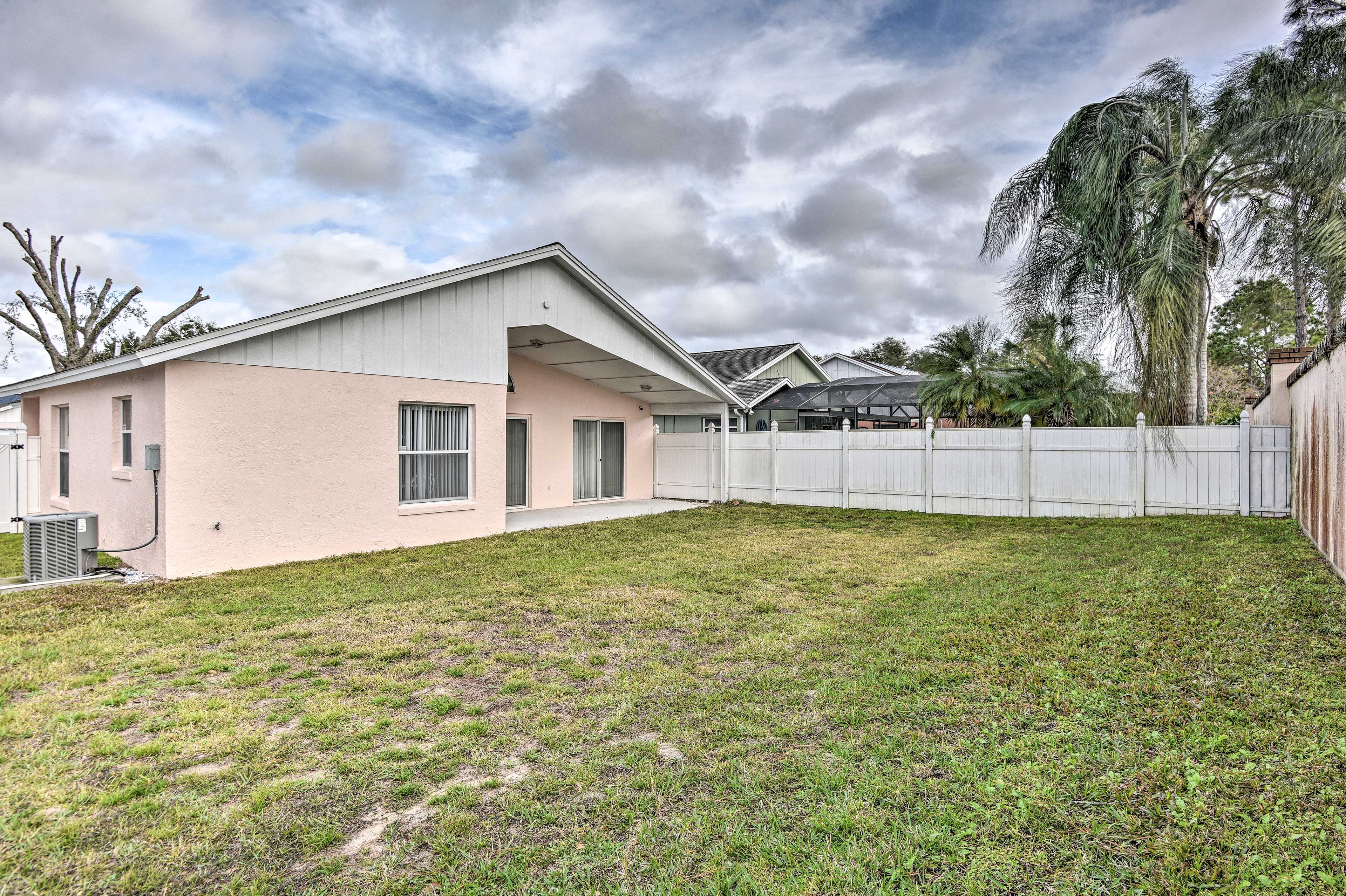 Kissimmee Vacation Rental | 3BR | 2BA | 1 Step Required | 1,436 Sq Ft