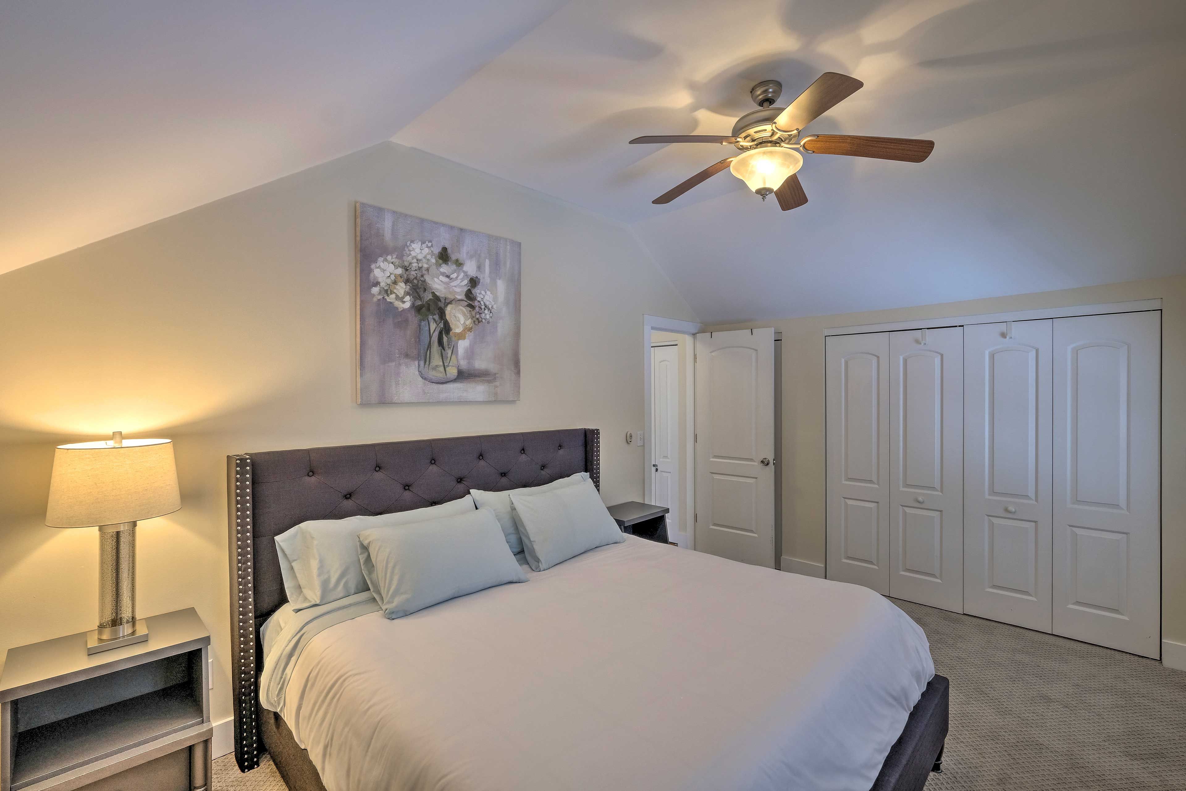 Bedroom 2 | King Bed | 2nd Floor
