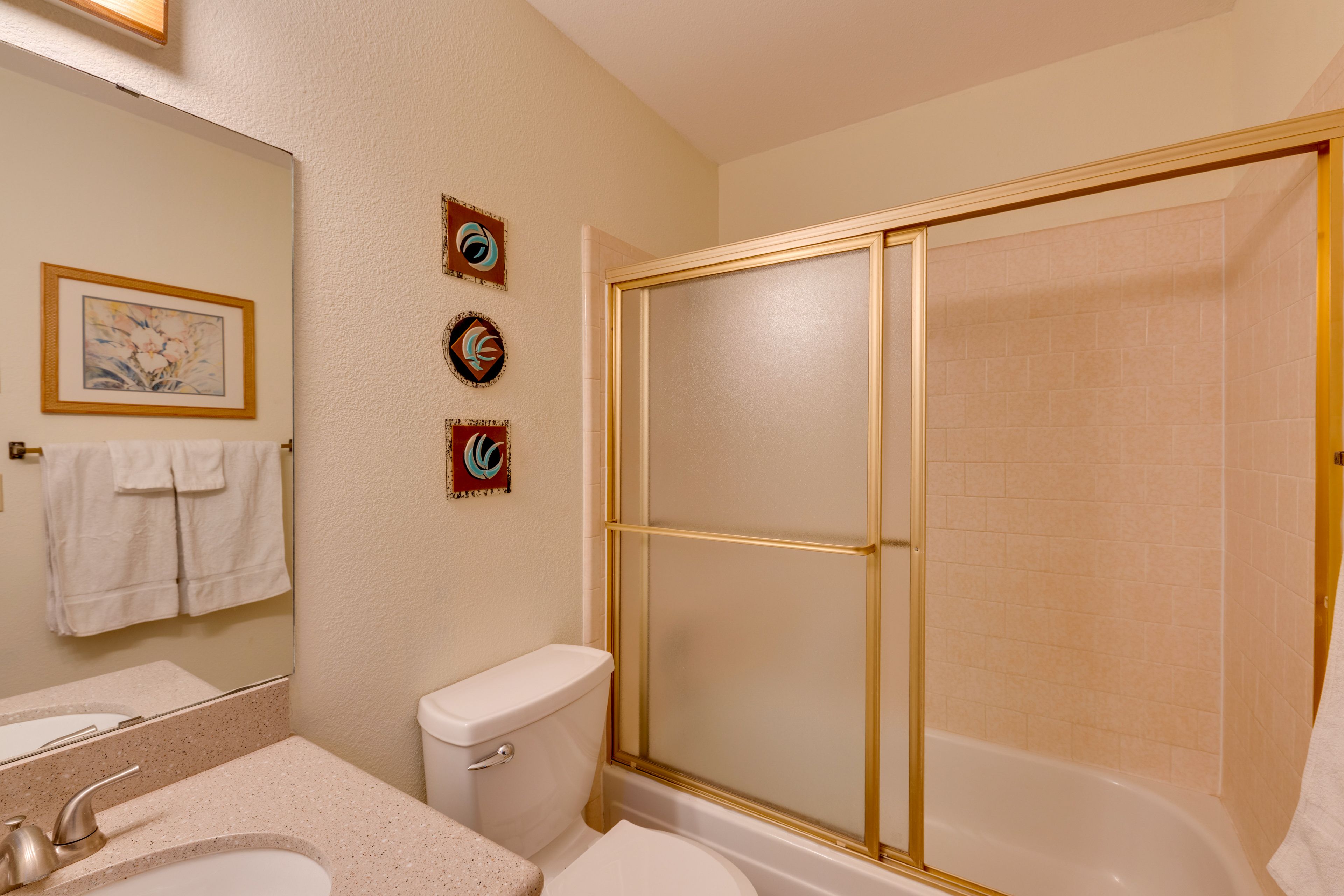 En-Suite Bathroom | Towels & Linens Provided