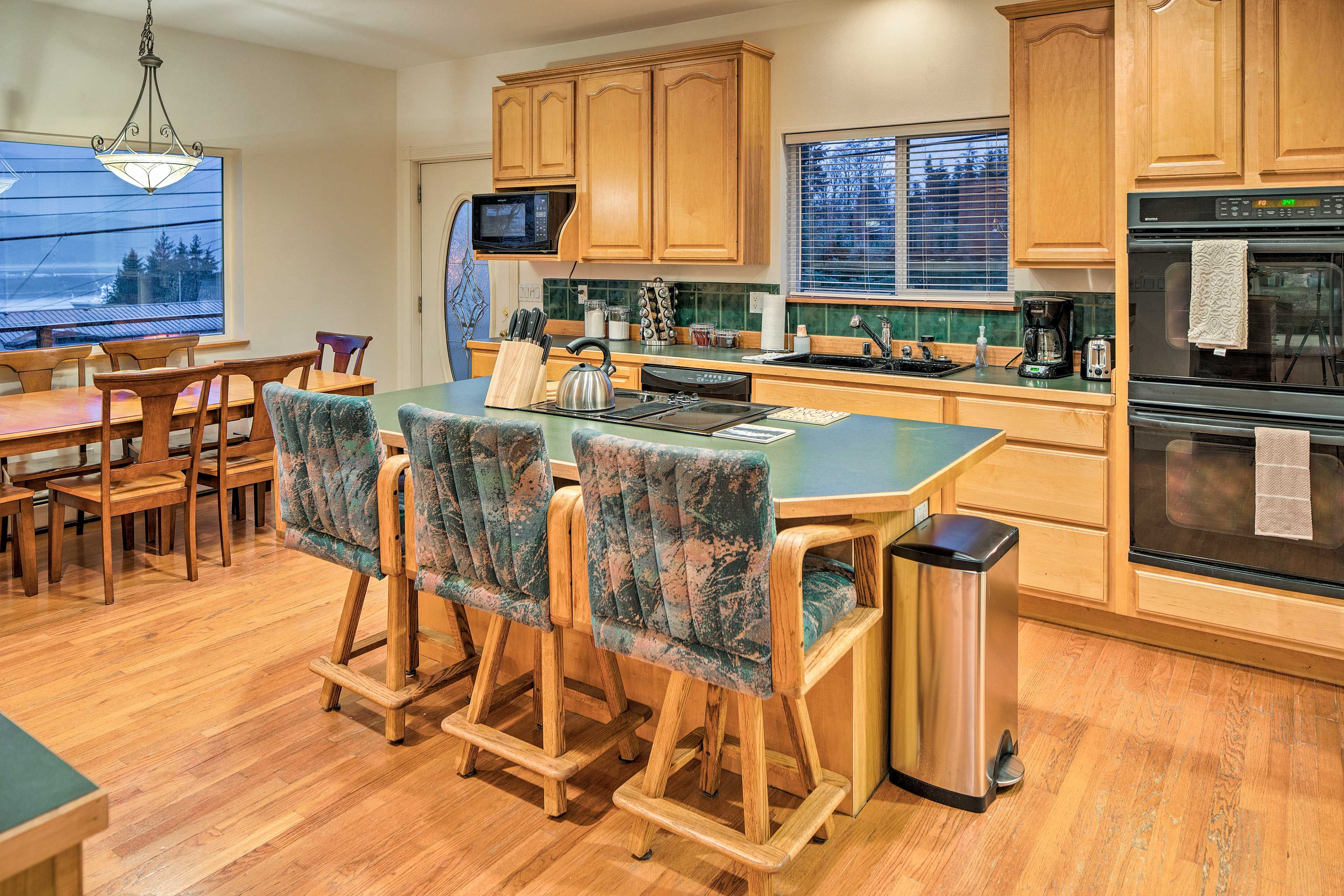 Kitchen | Cooking Basics | Dishware/Flatware