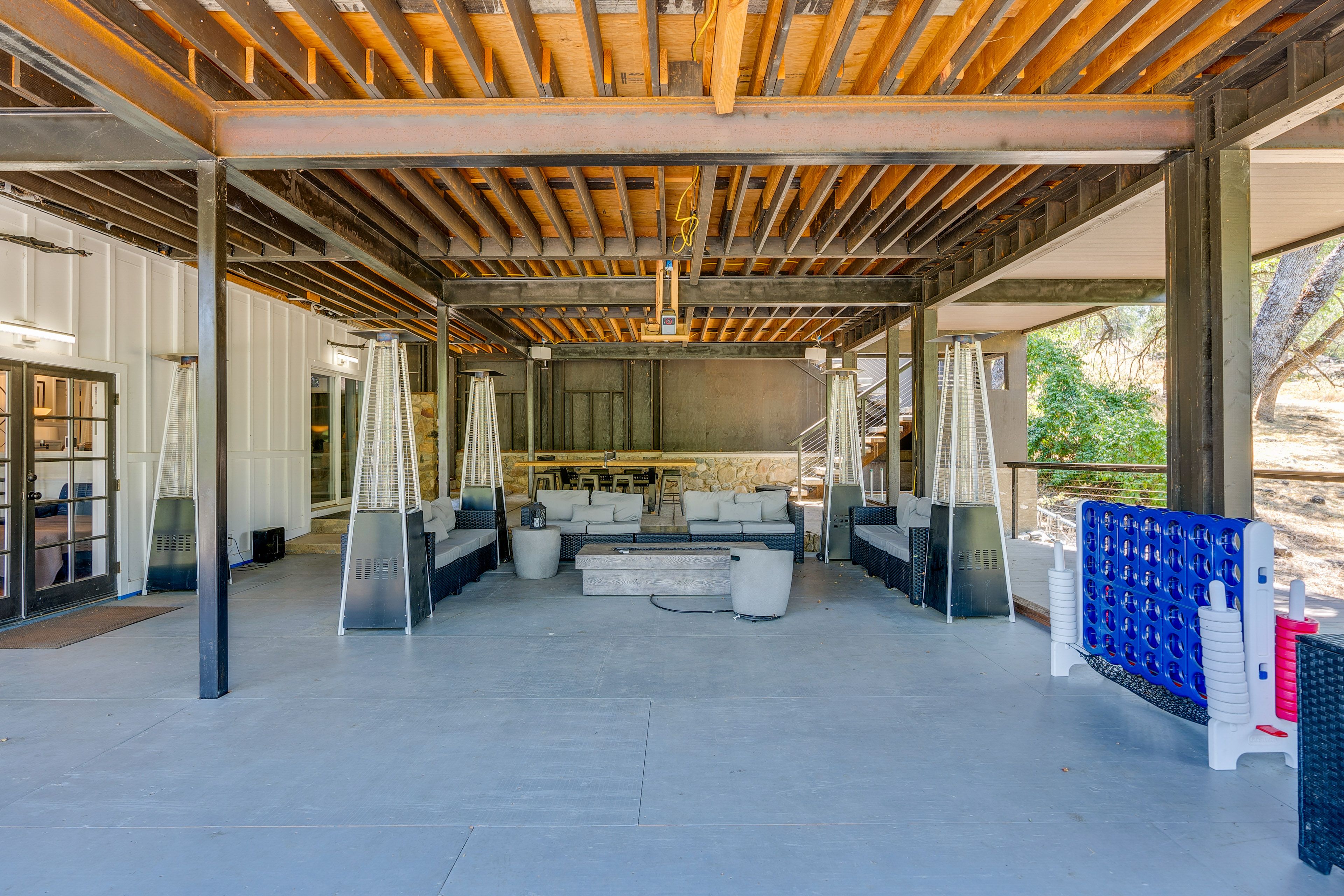 Covered Furnished Patio