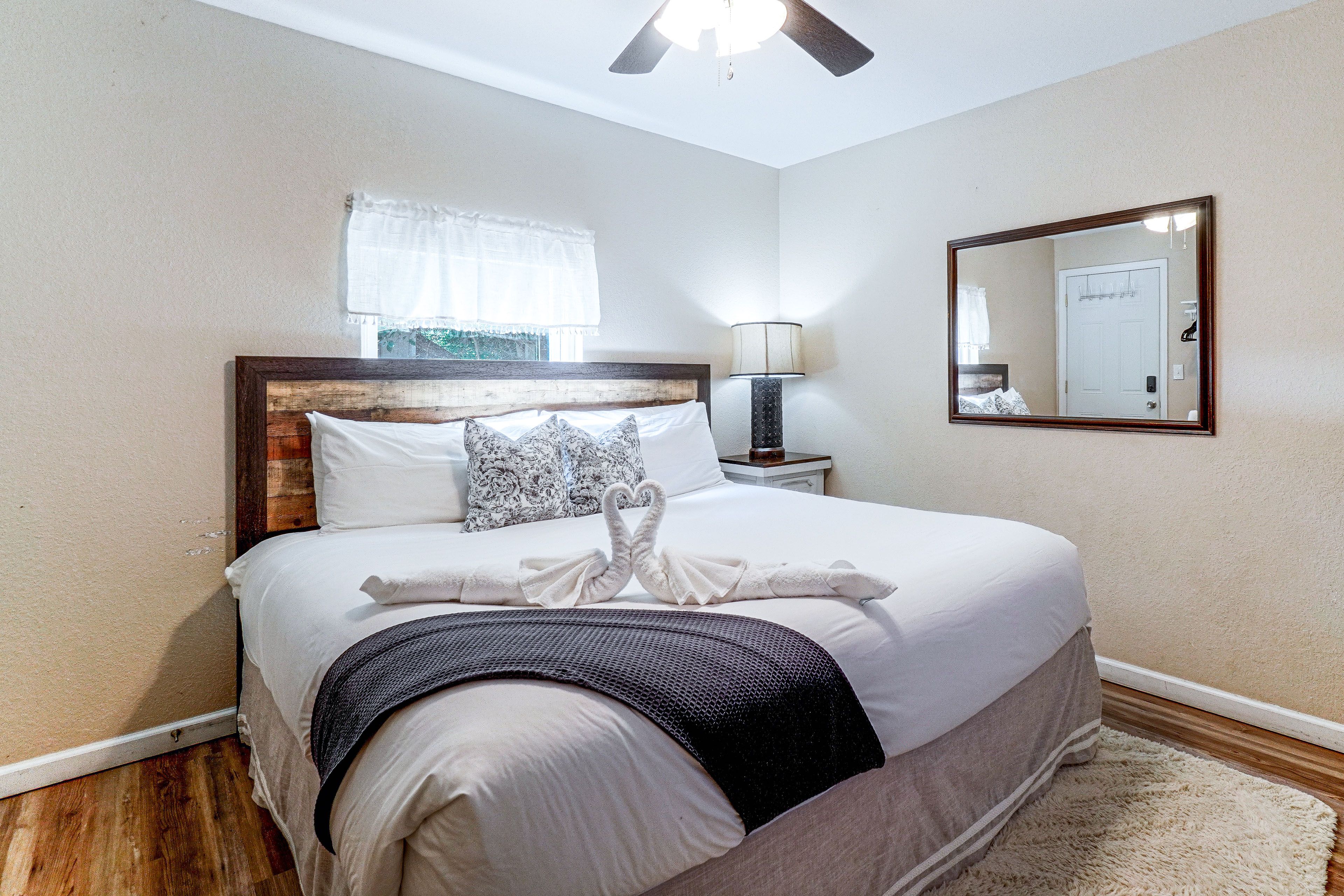 Bedroom 3 | King Bed