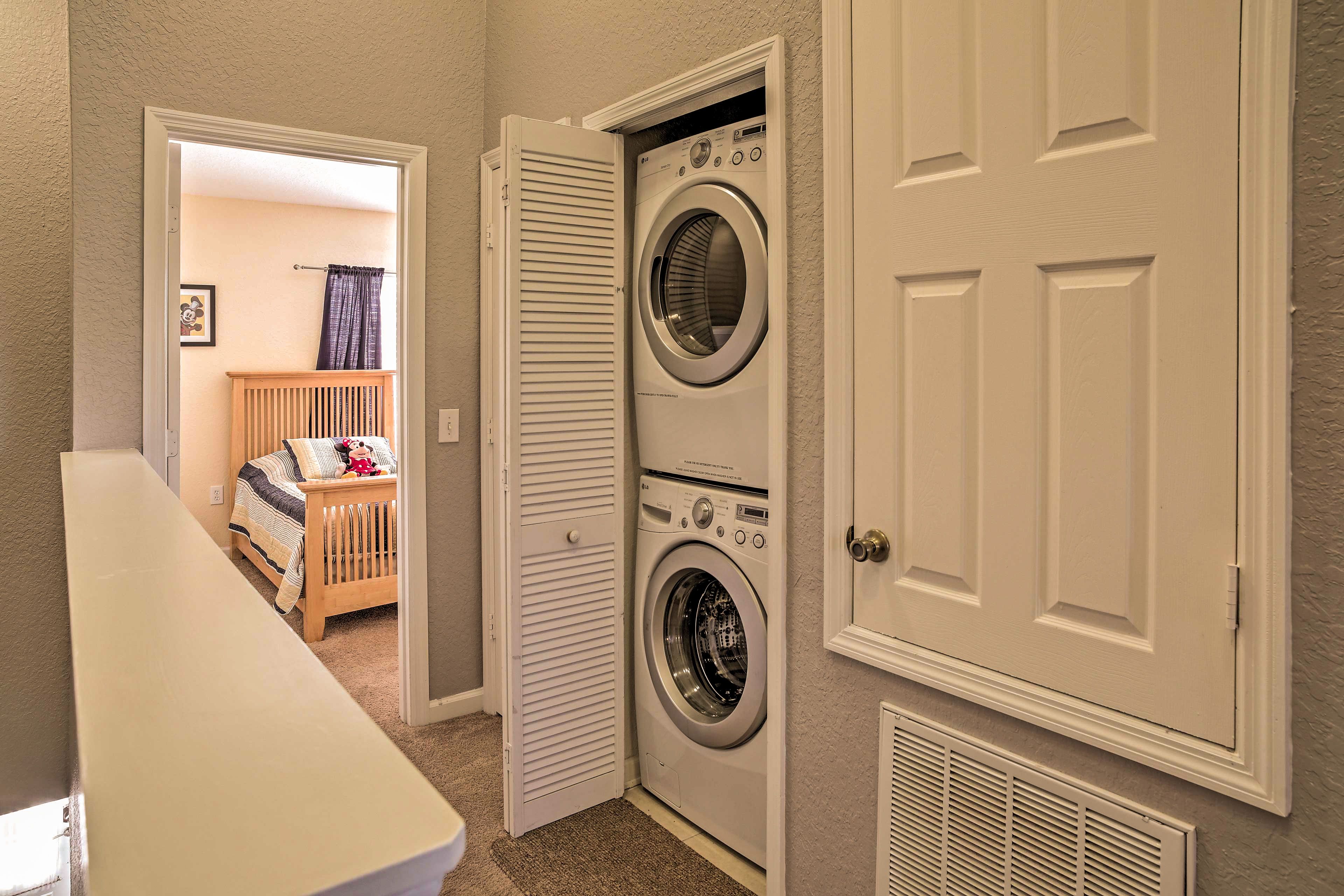 Keep you clothes fresh and neat with in-unit laundry machines.