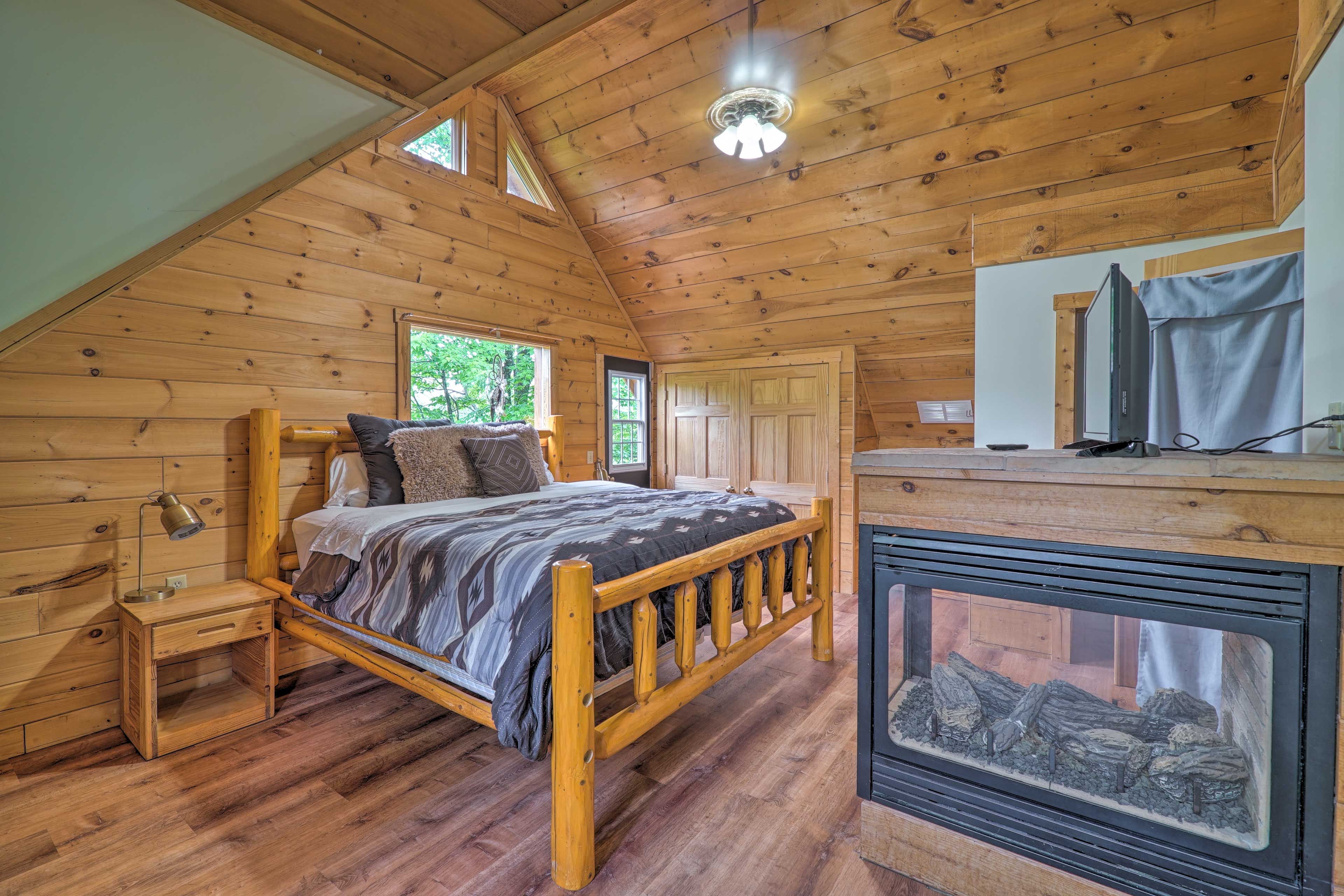 Bedroom 1 | King Bed