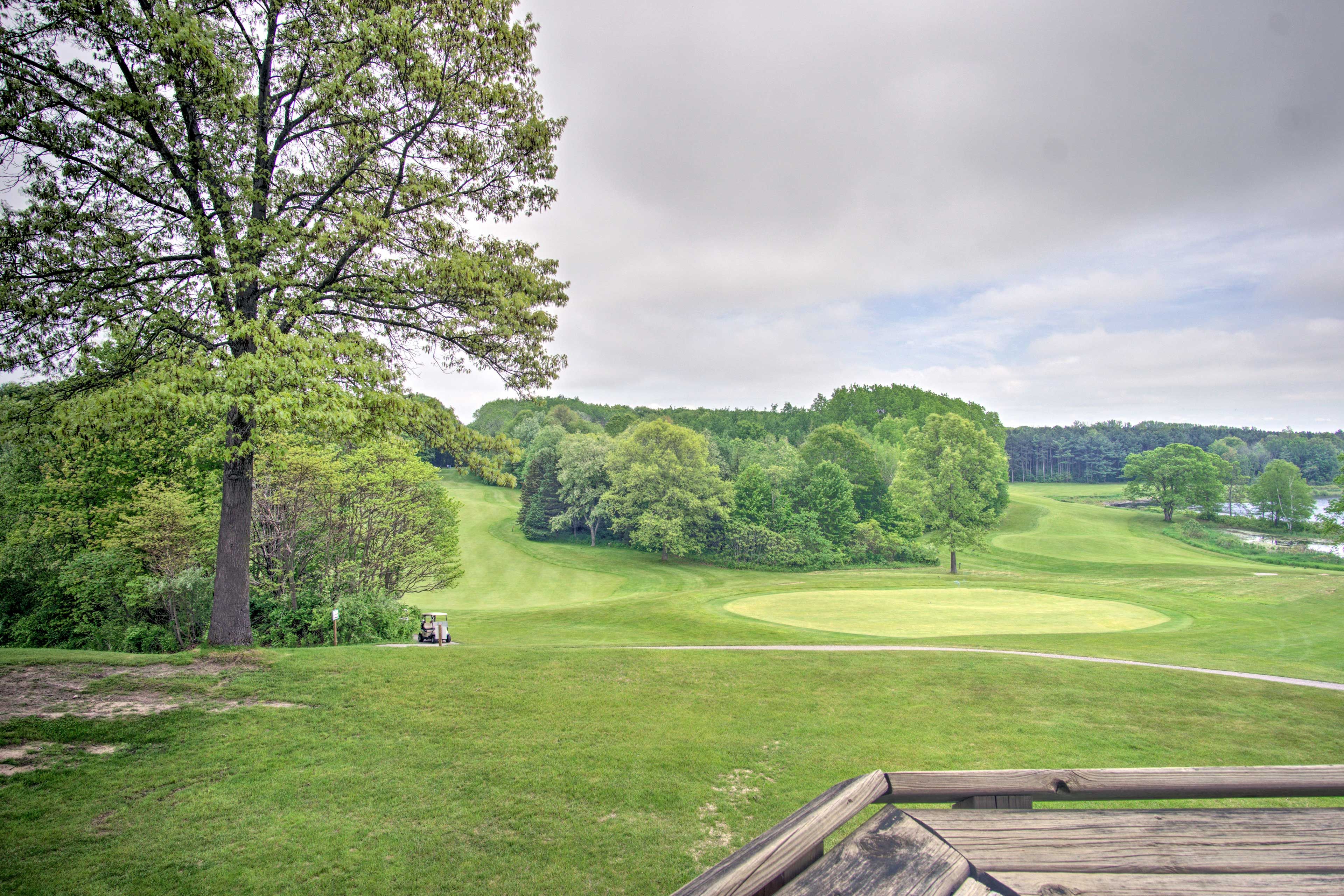 Double JJ Resort Access | Golf Course w/ Additional Fee | 2 Miles Away