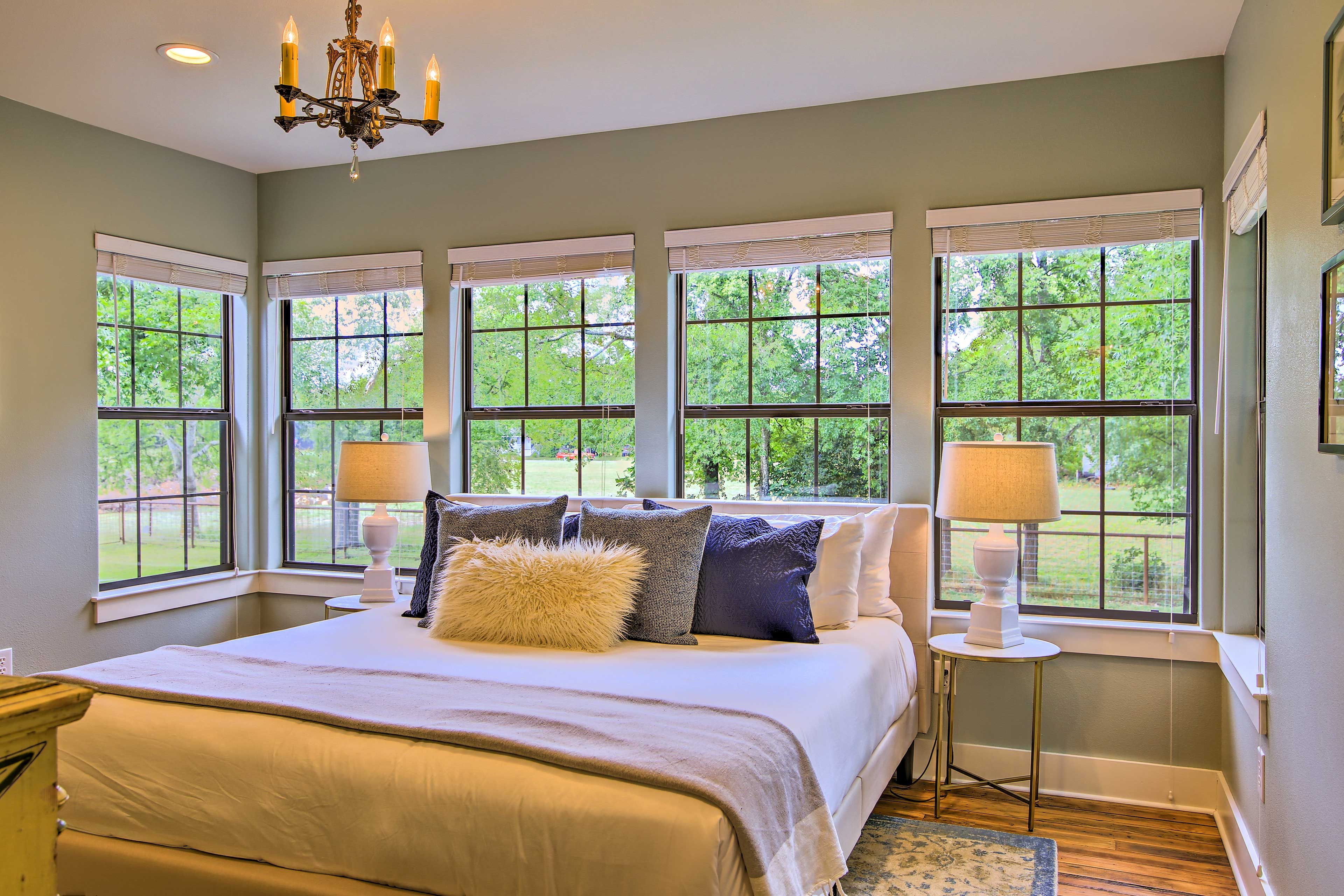 Bedroom 2 | King Bed
