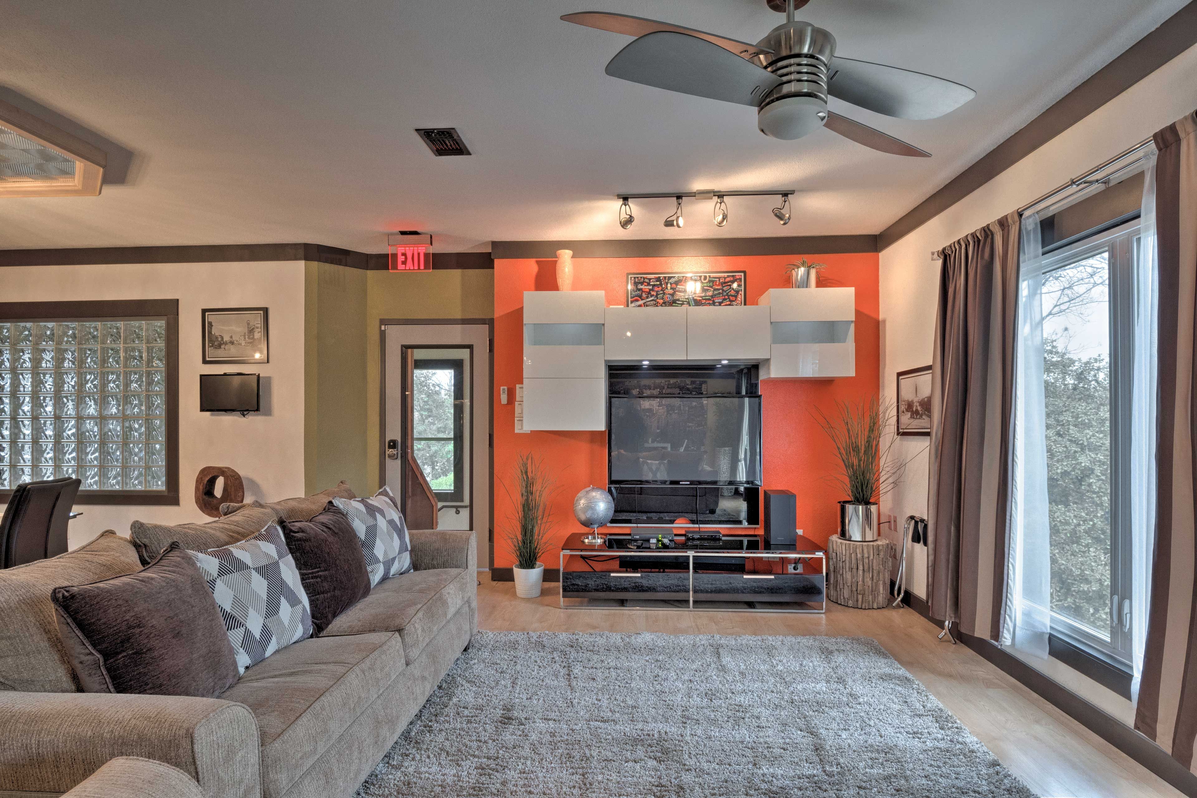 Catch up on your favorite Netflix shows with the Smart TV in the living room!
