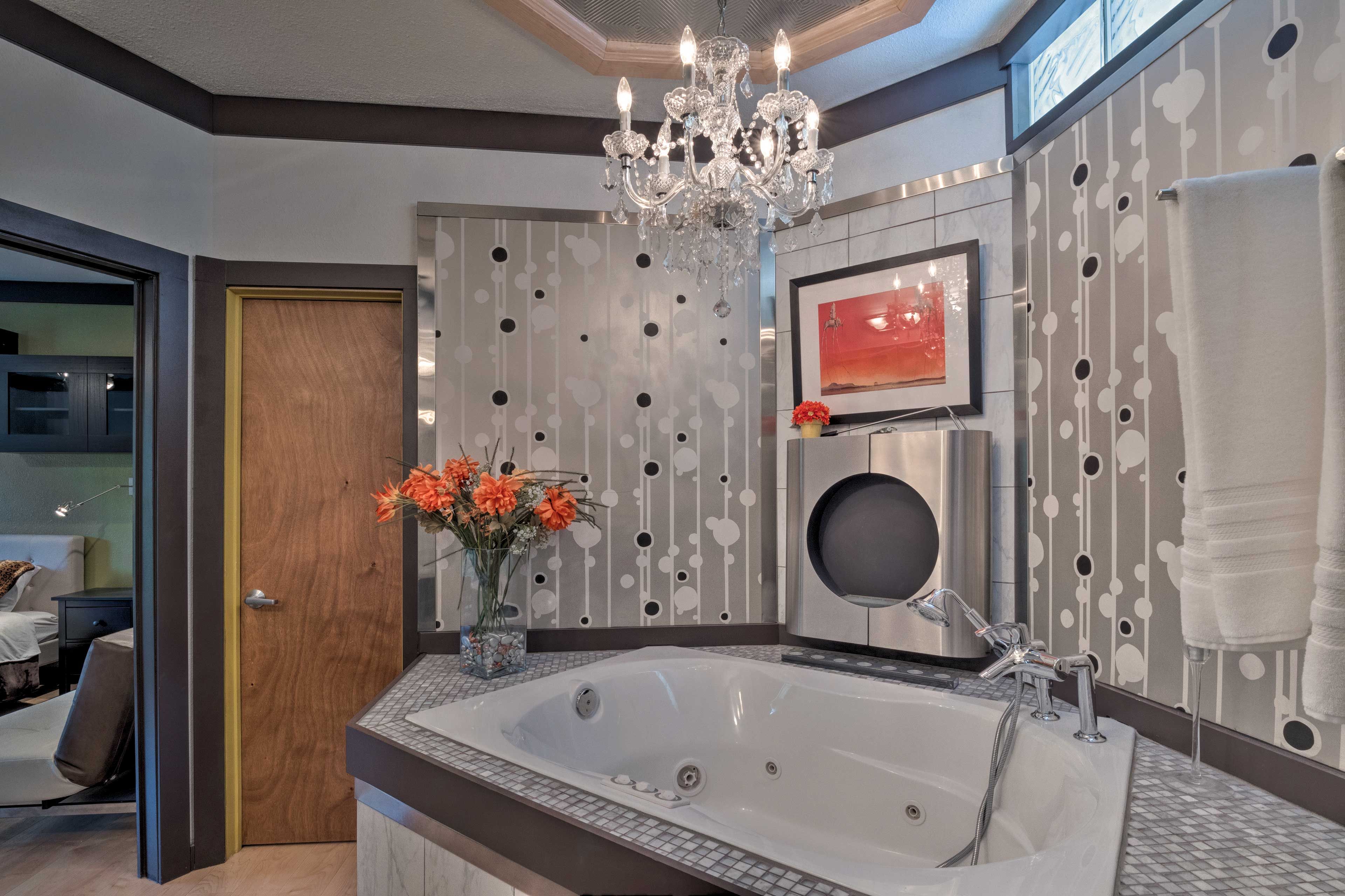 Take a well deserved soak in the tub after a full day at SXSW.
