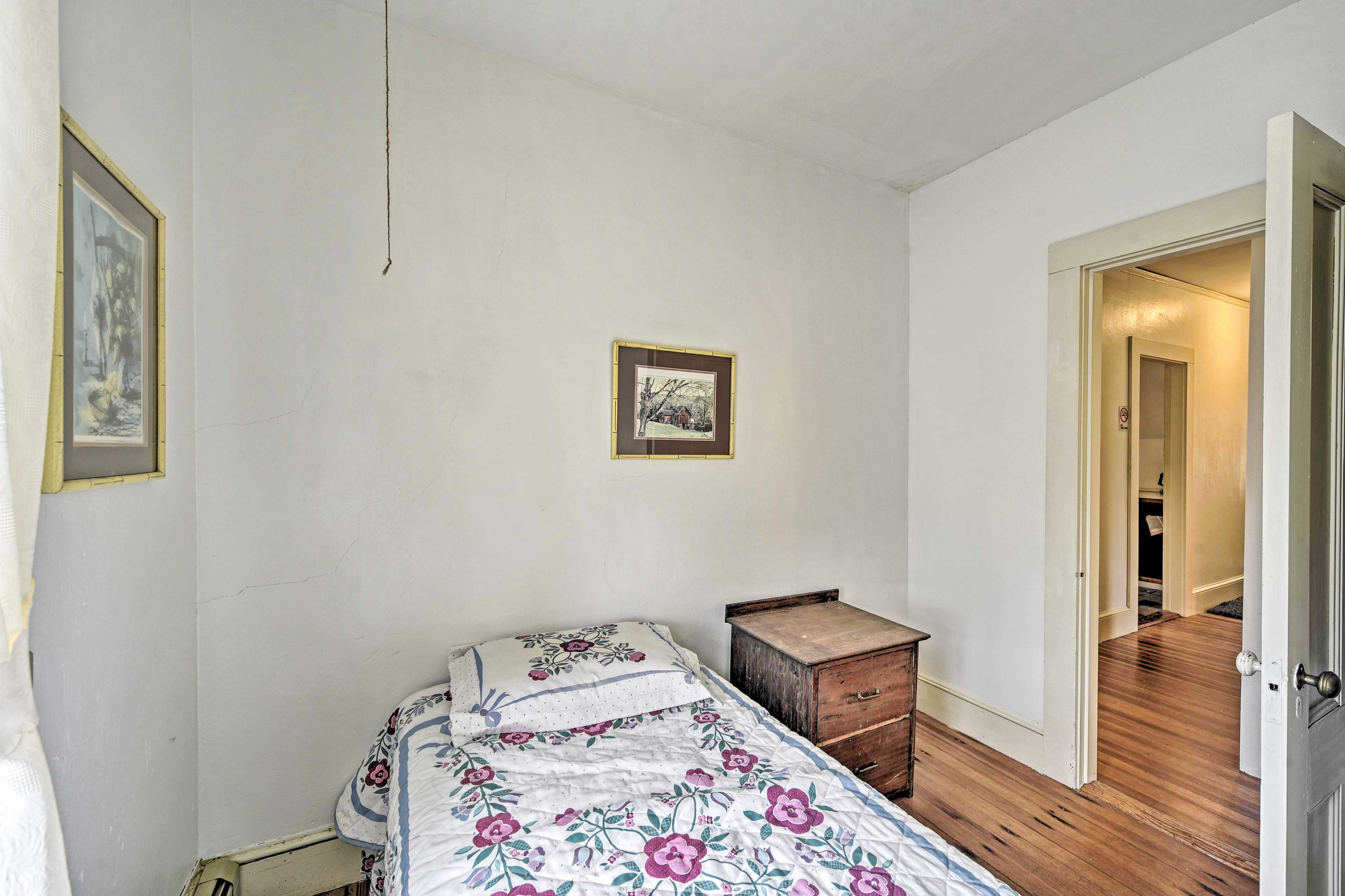 Bedroom 4 | Twin Bed