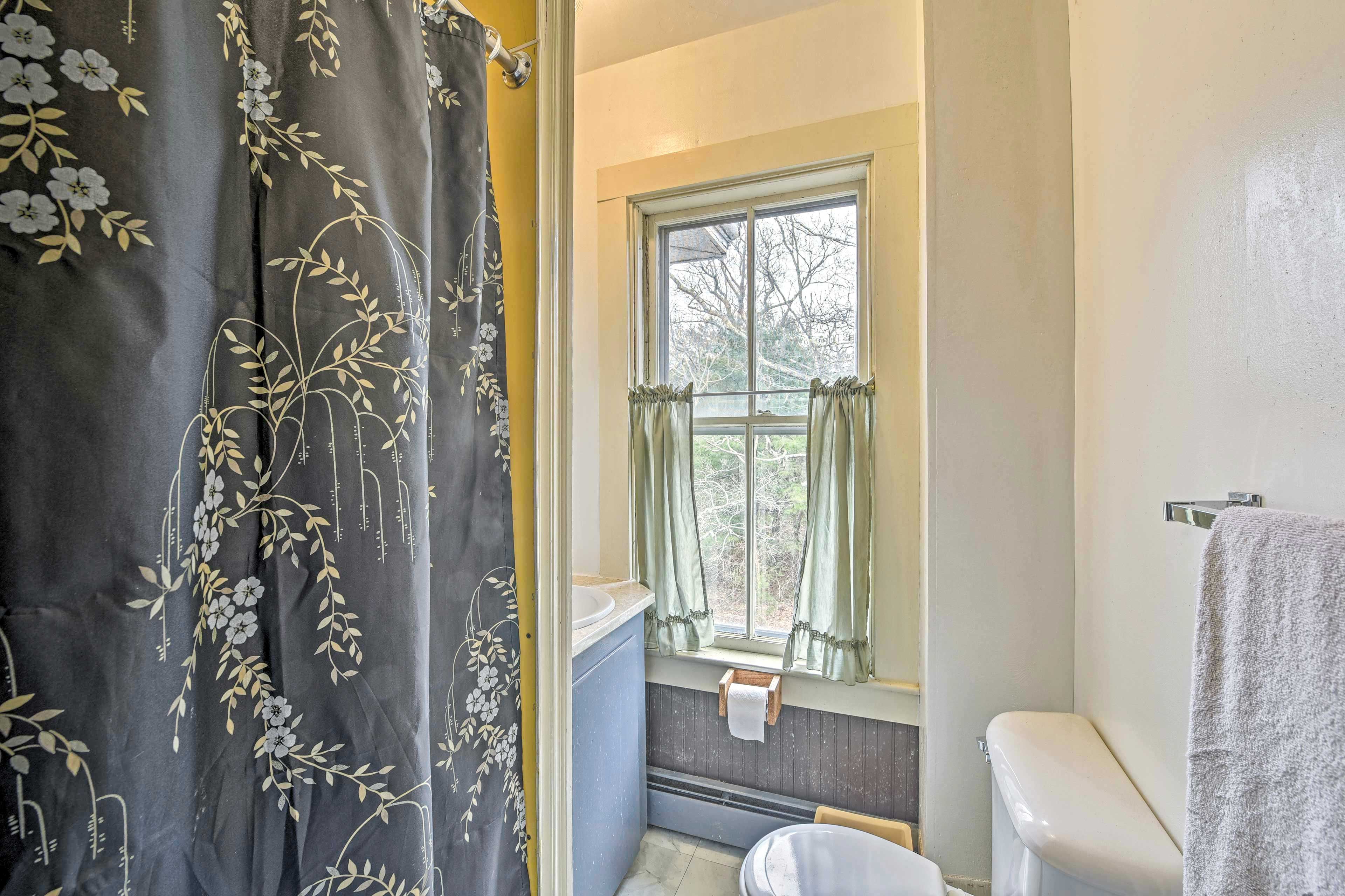 Full Bathroom