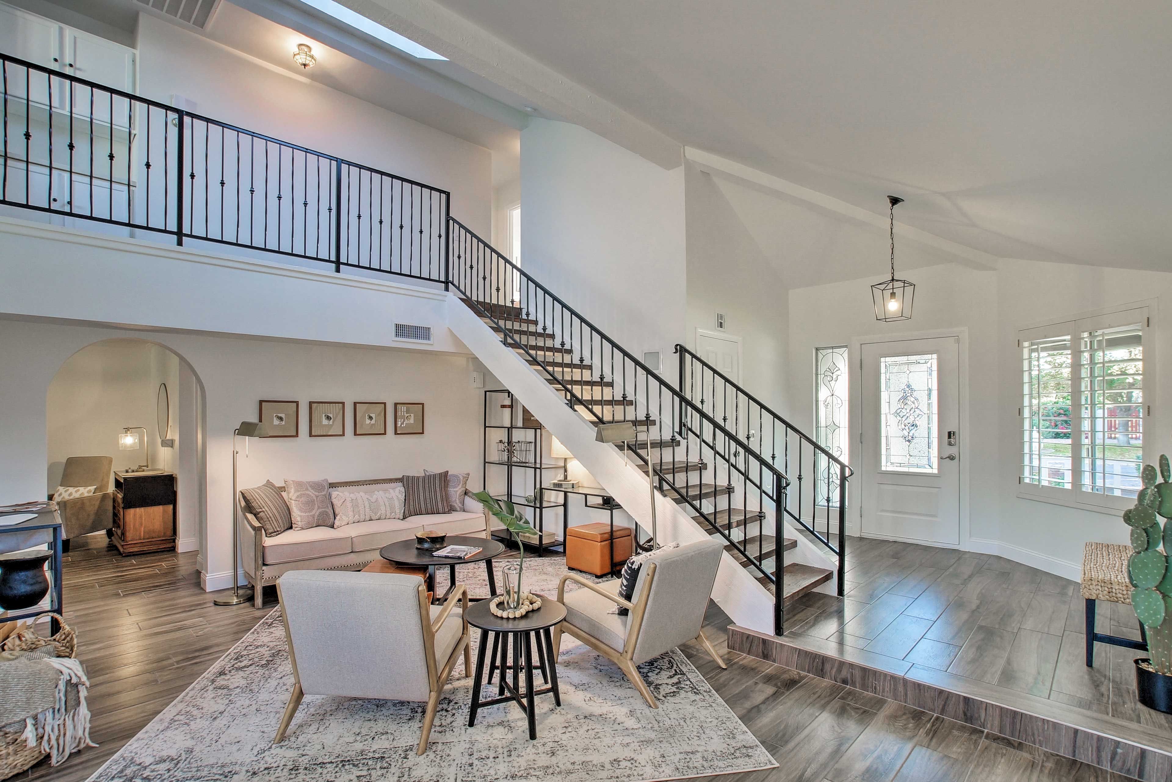Relax in the spacious great room and get lost in conversation with your crew!