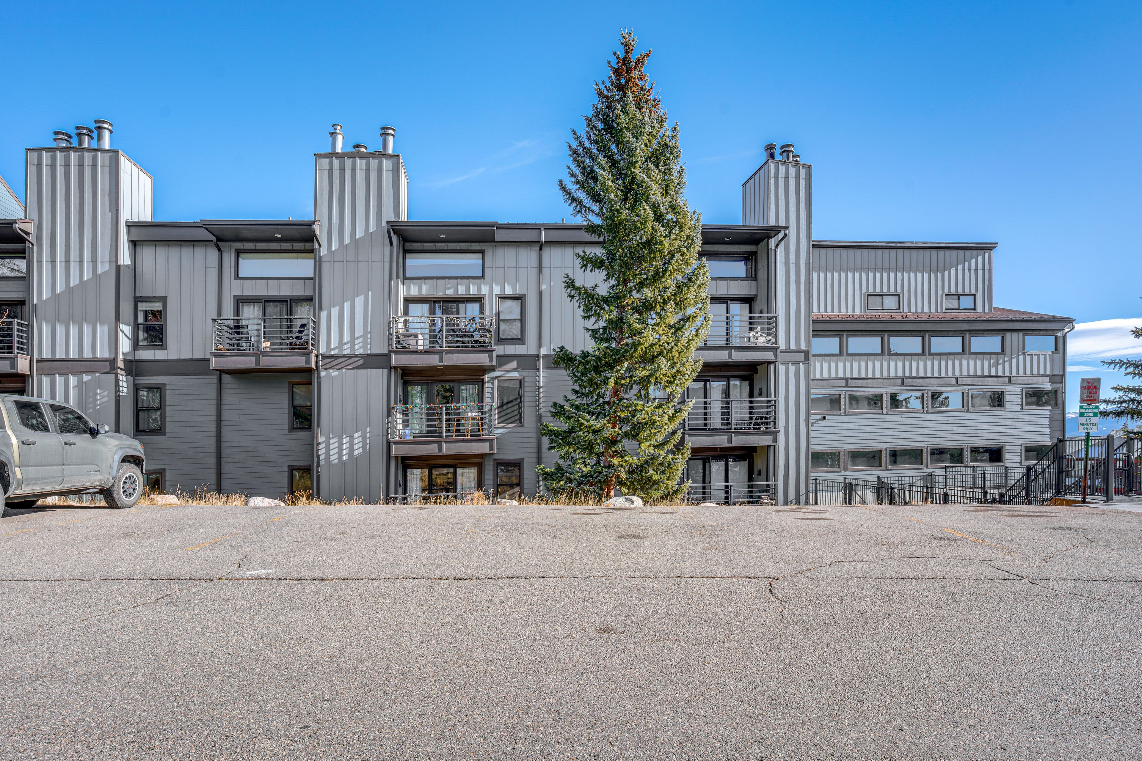 Exterior | Large Parking Lot (2 Vehicles)