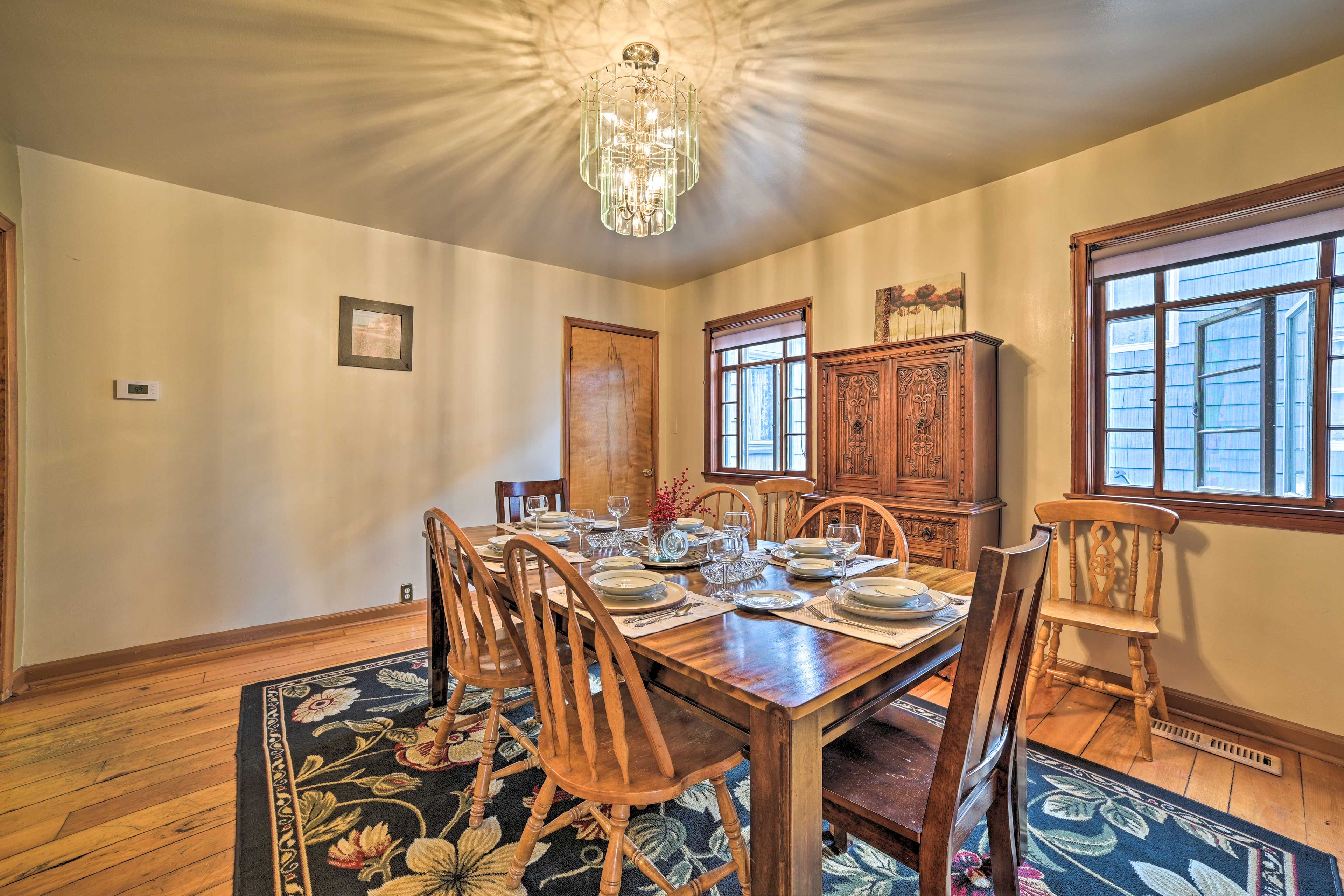 Dining Room | Dishware/Flatware