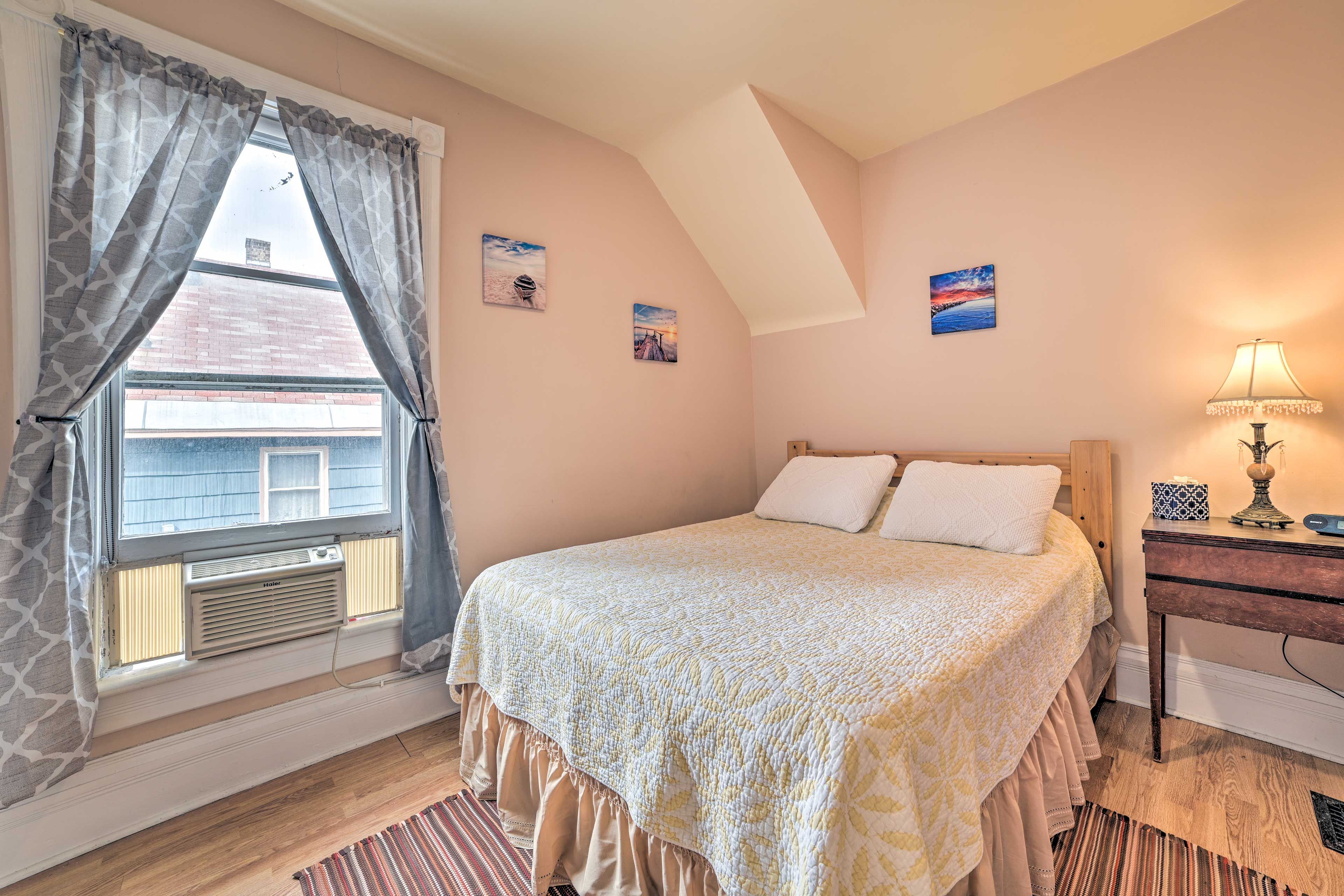 Bedroom 4 | Queen Bed | 2nd Floor