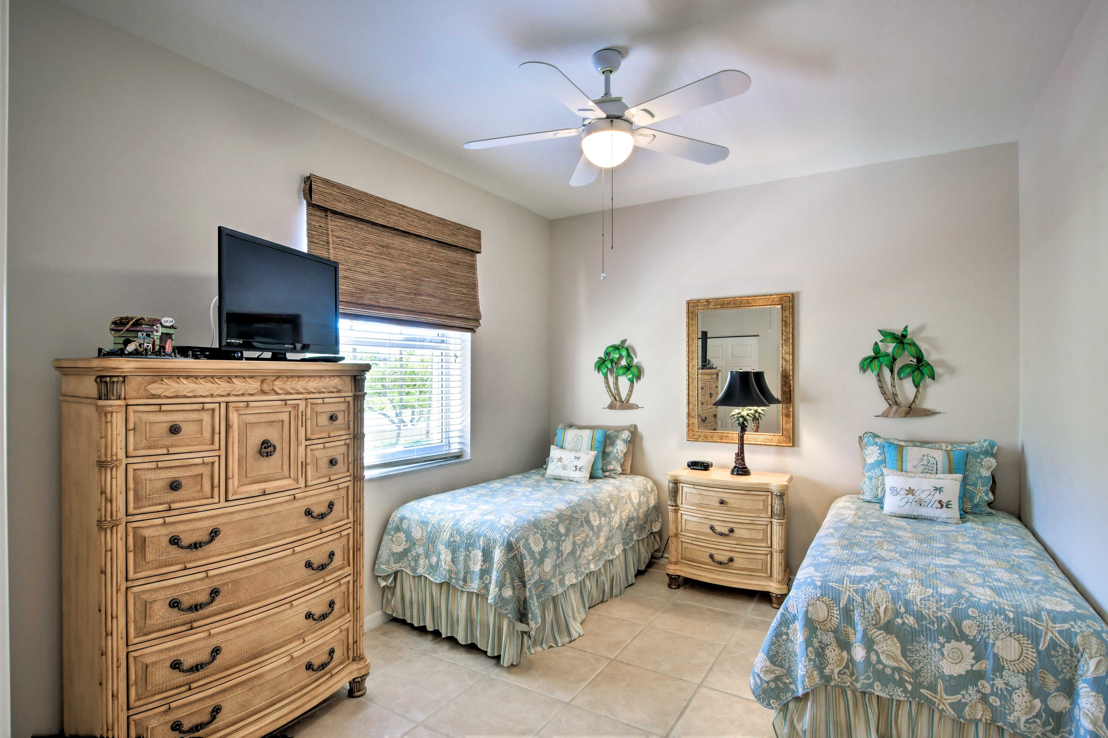 The 3rd bedroom's twin-sized beds are ideal for kids and singles.